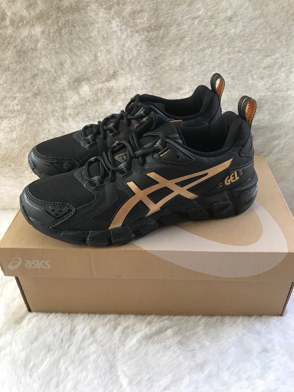 ASICS Women Gel-Quantum 180 Running Shoes Size 7 Black/Pure Gold