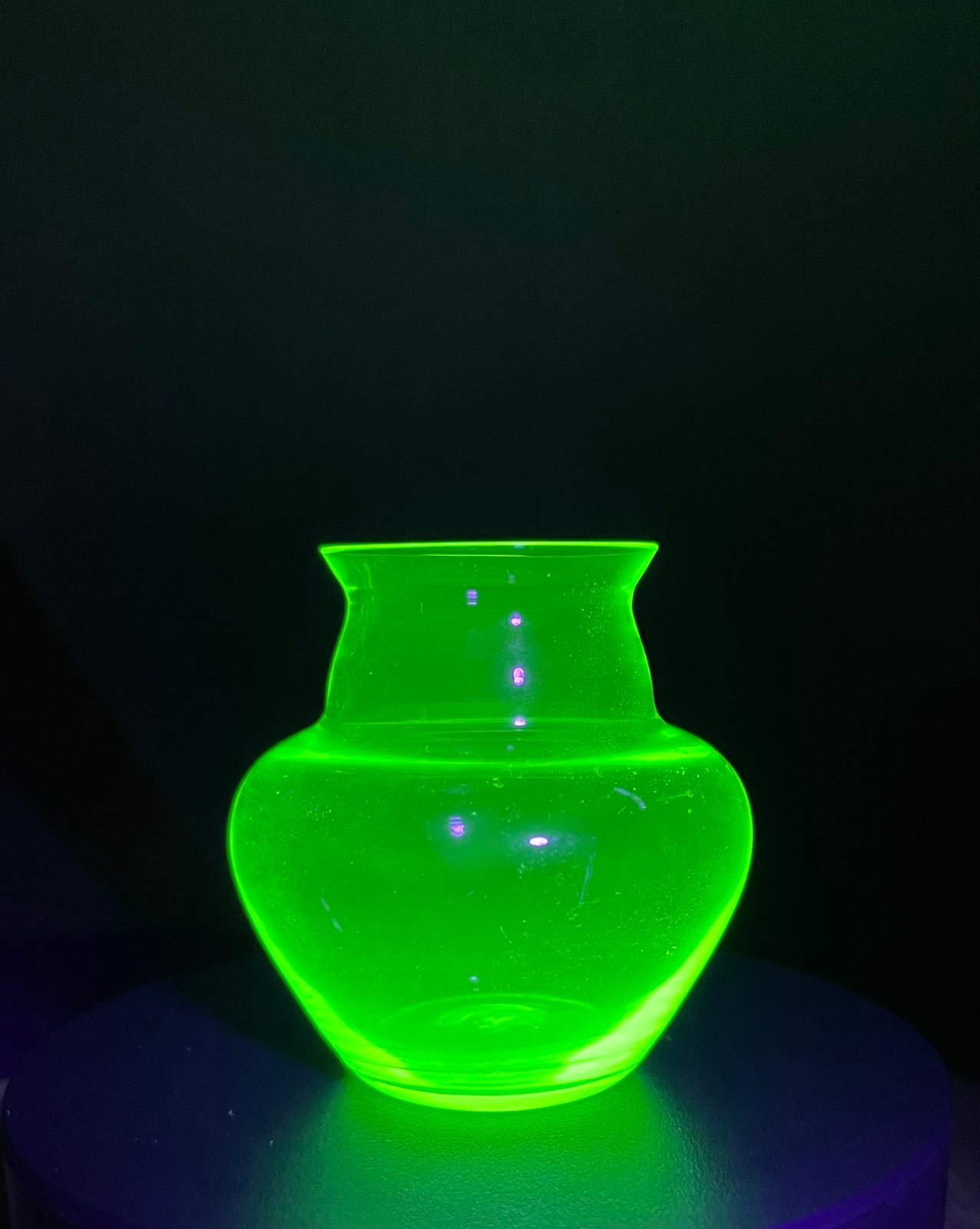 RARE!! Antique 1920s AD Copier Leerdam Signed Uranium Glass Cabinet Vase