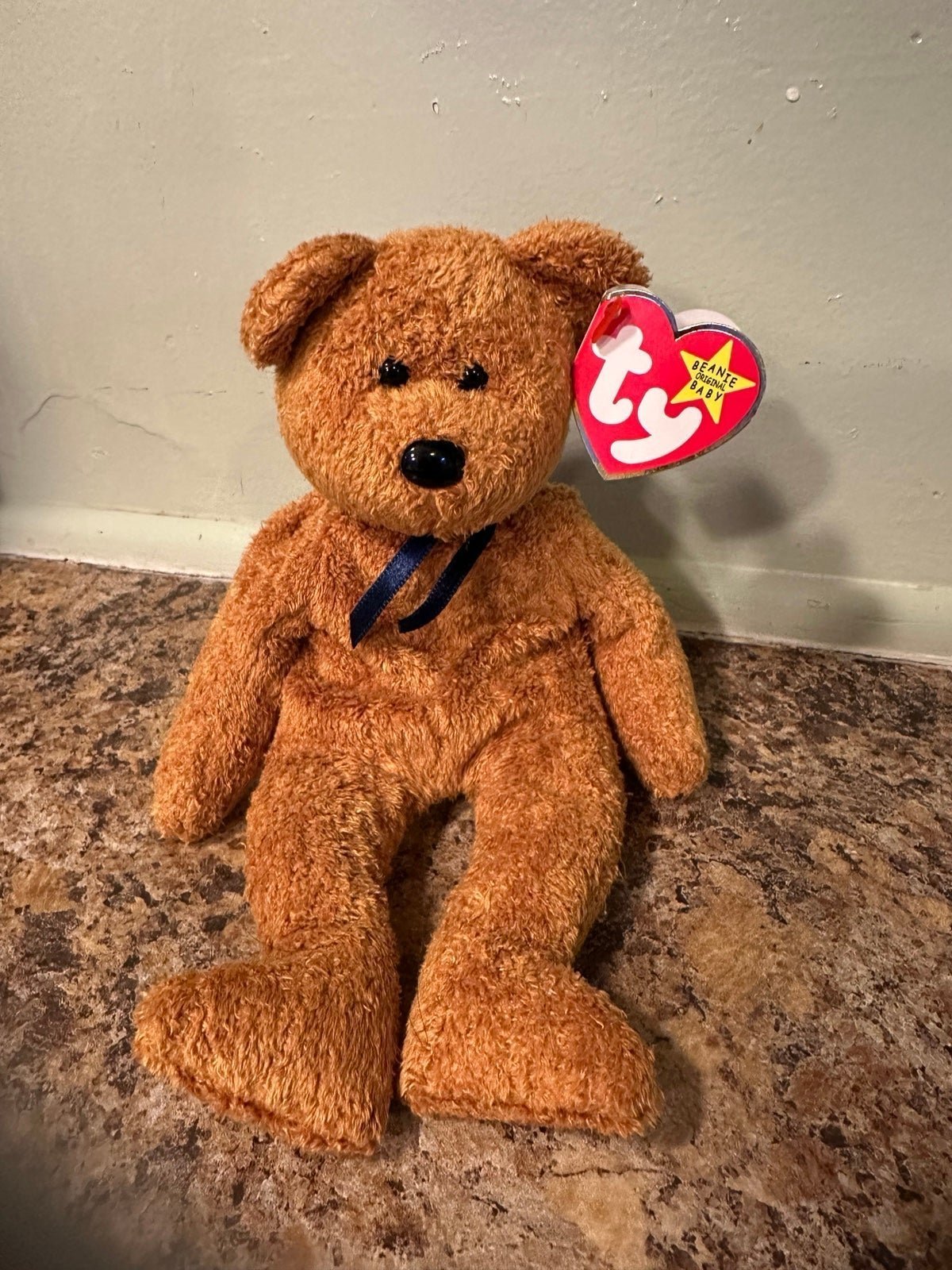 Ty 1999 Limited Edition Fuzz the Bear Beanie Baby (Tag Errors) P.E. Pellets