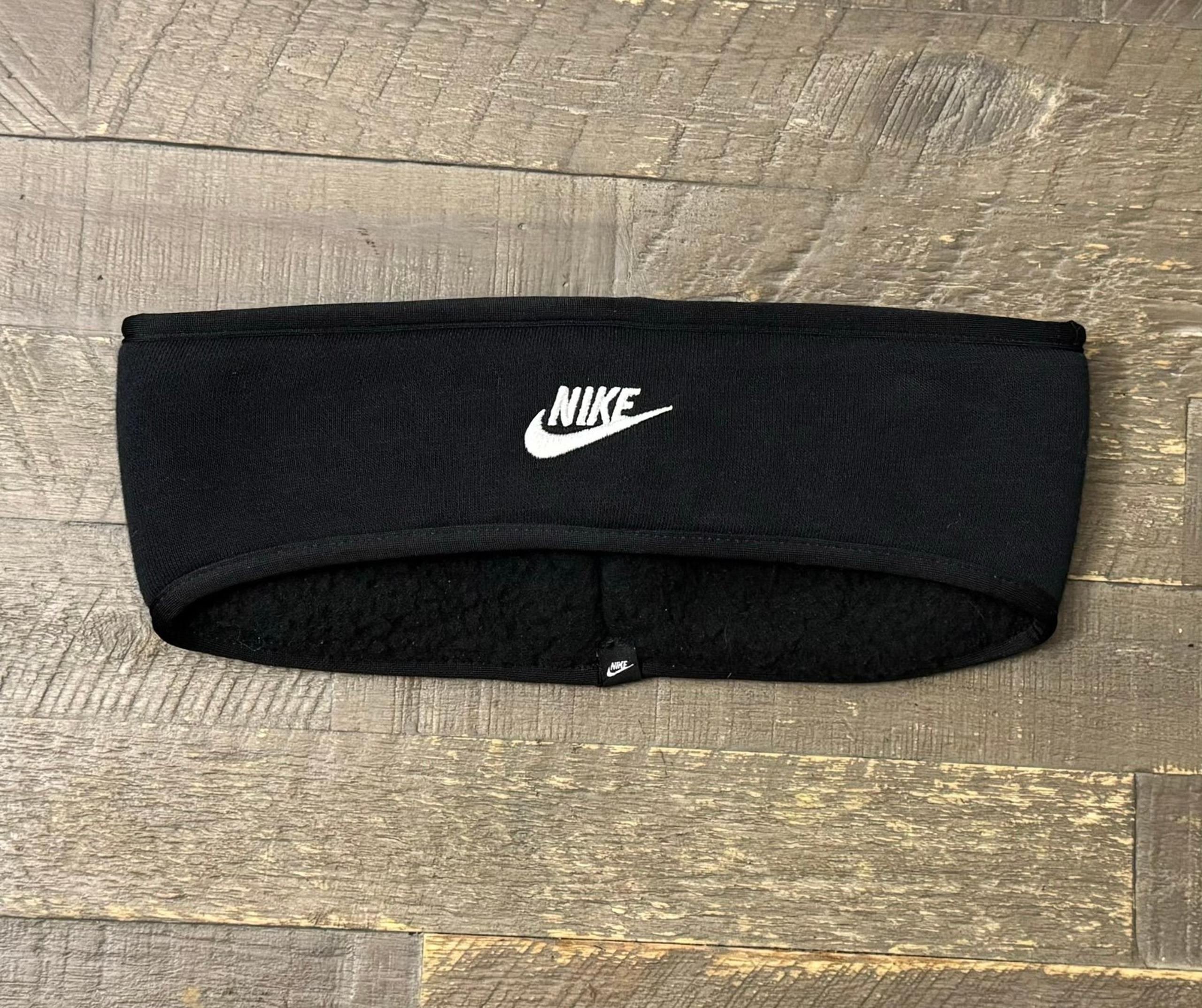 Nike Club Fleece Women’s Black/White Headband OSFM