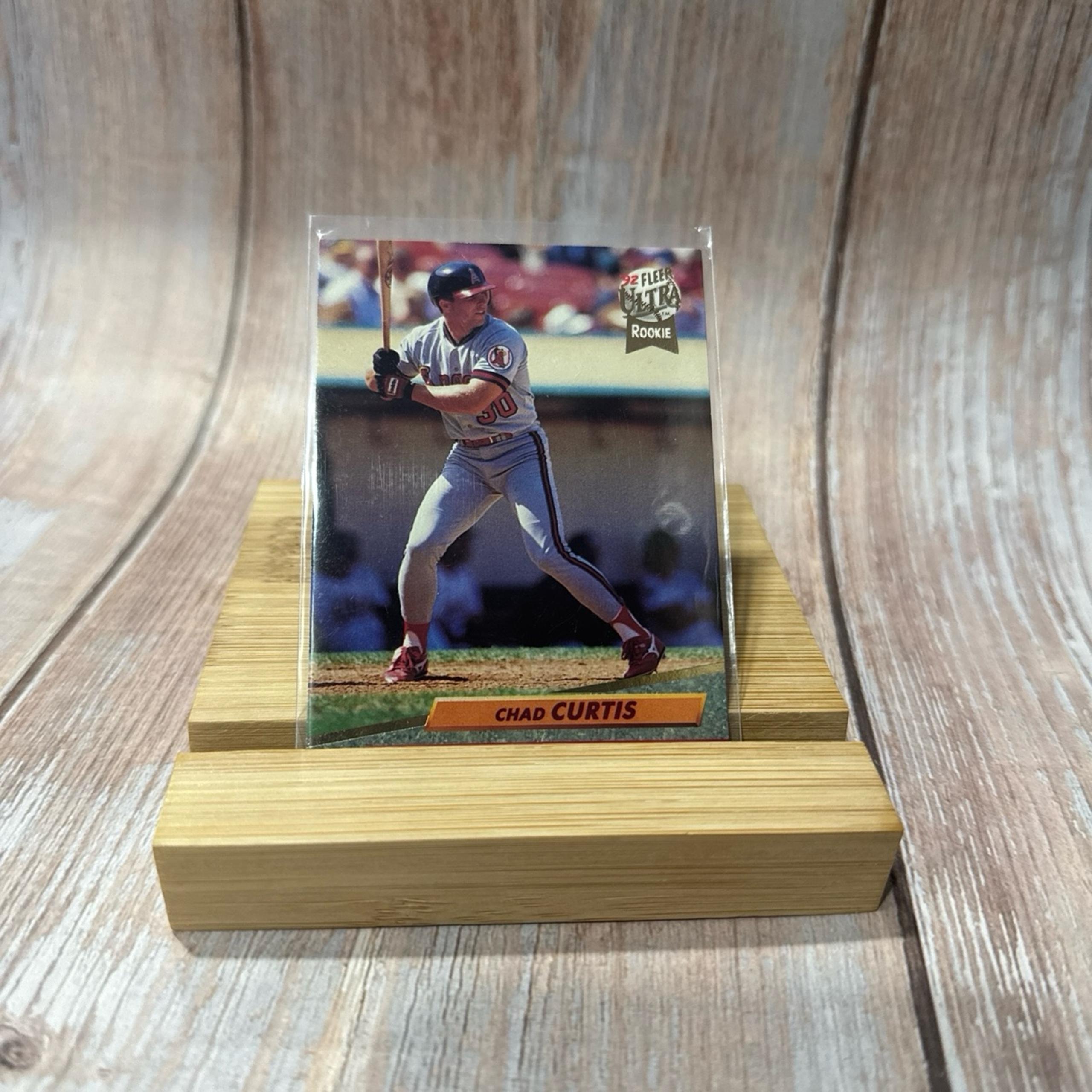 Vintage 1992 Fleer Chad Curtis #323 Baseball Trading Card Item #ME5867