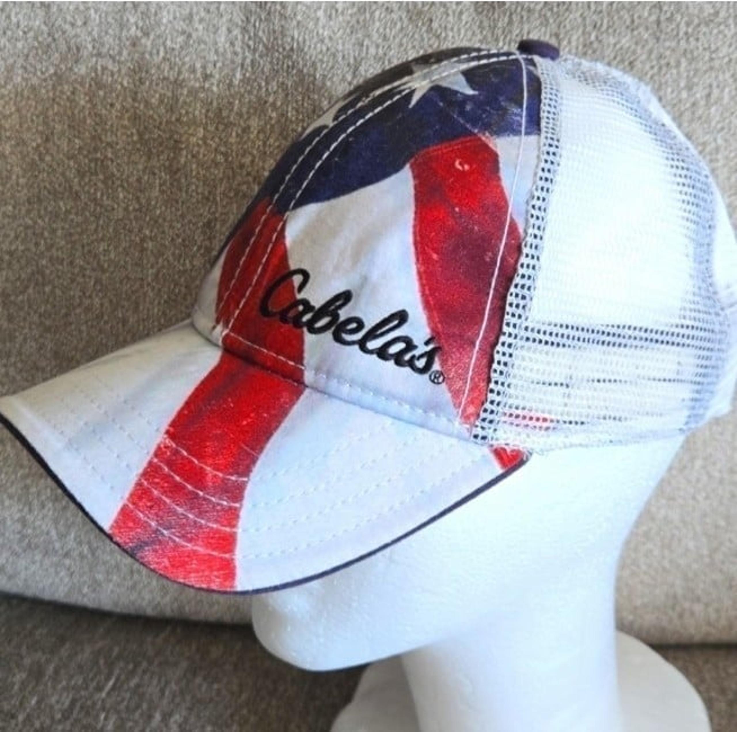 NWOT Cabela's Snap Back Hat