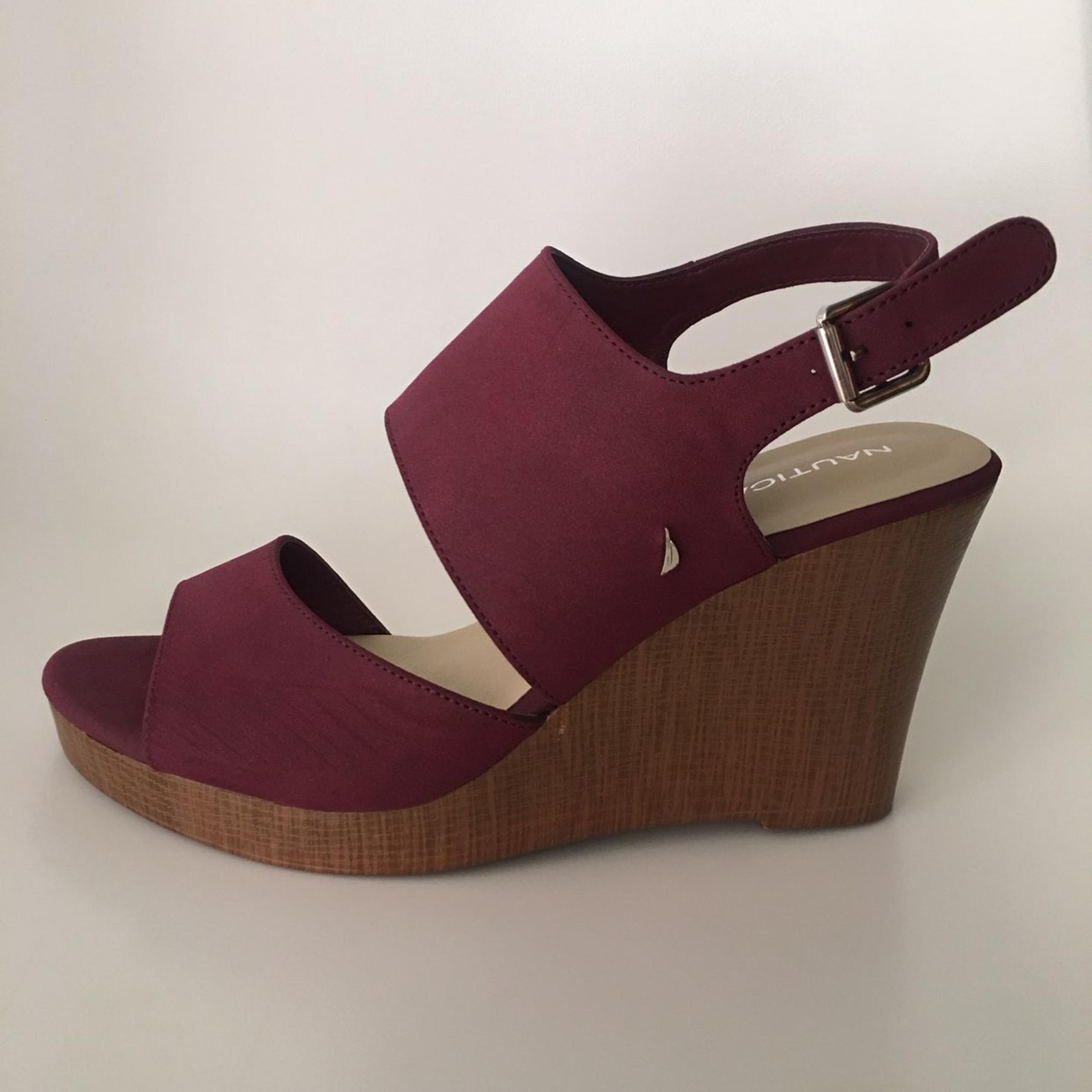 Nautica Wedge Sandals Sz 8.5