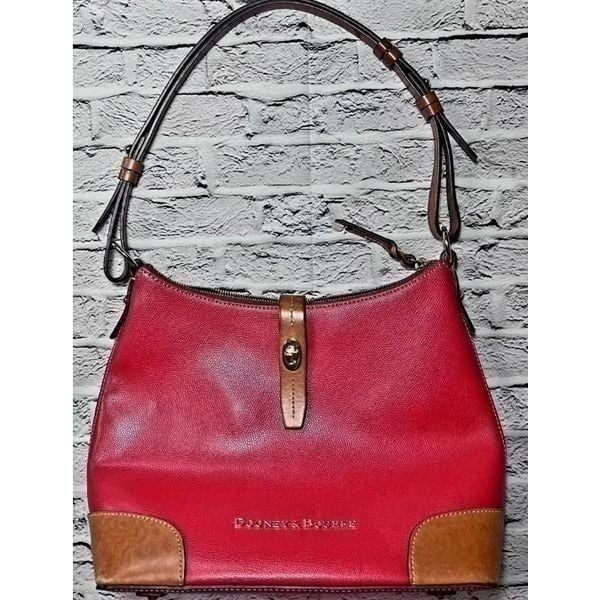 VINTAGE DOONEY AND BOURKE CLAREMONT RED LEATHER SHOULDER BAG