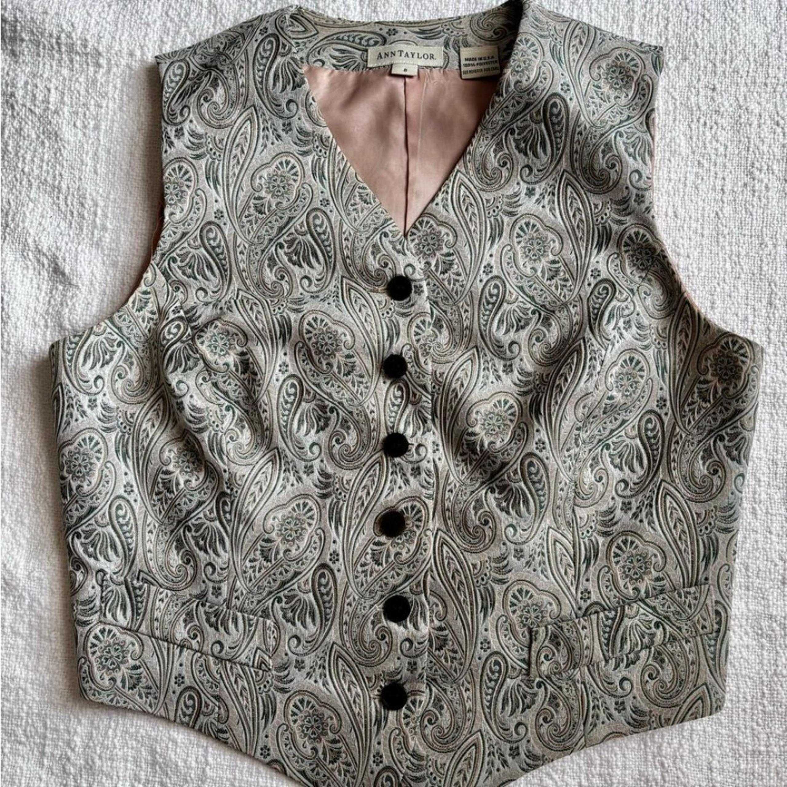 Ann Taylor Green Paisley Vest with Black Buttons. Made in USA, Vintage. Size 8.
