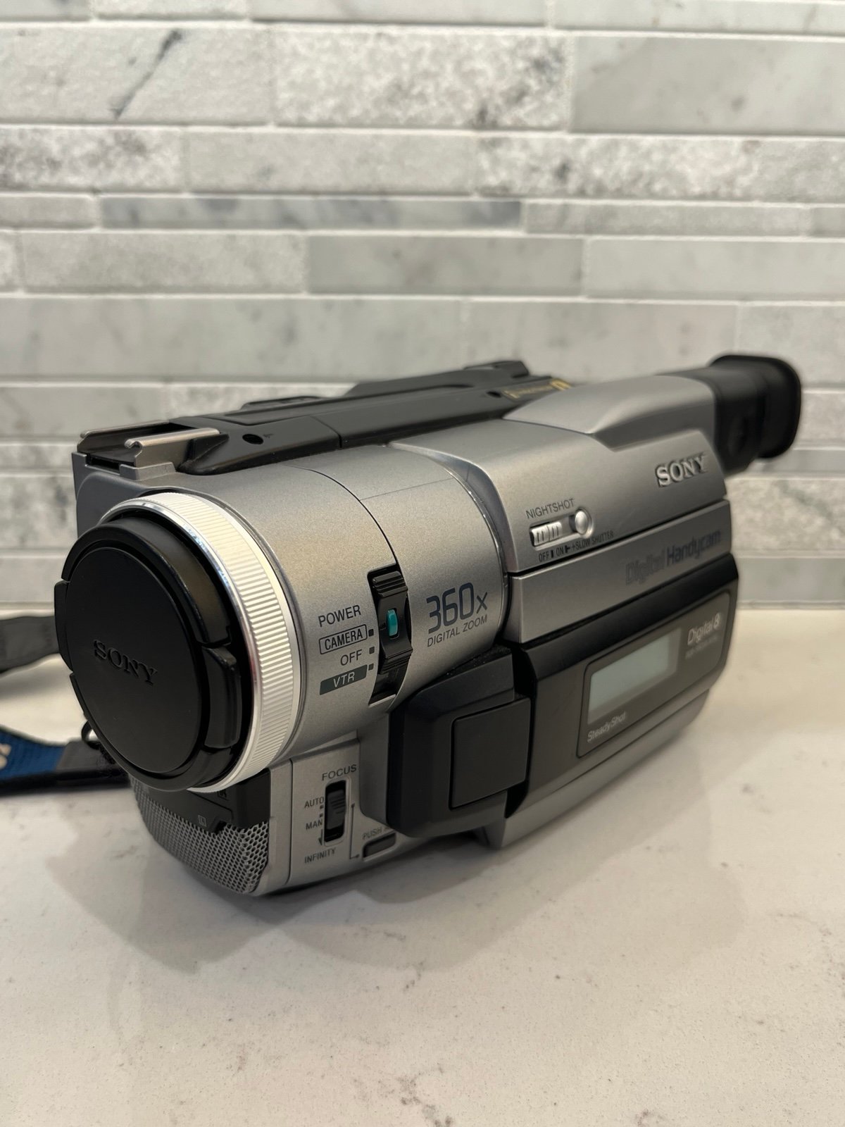 SONY DCR-TRV310 Digital Video Camera Recorder Handycam