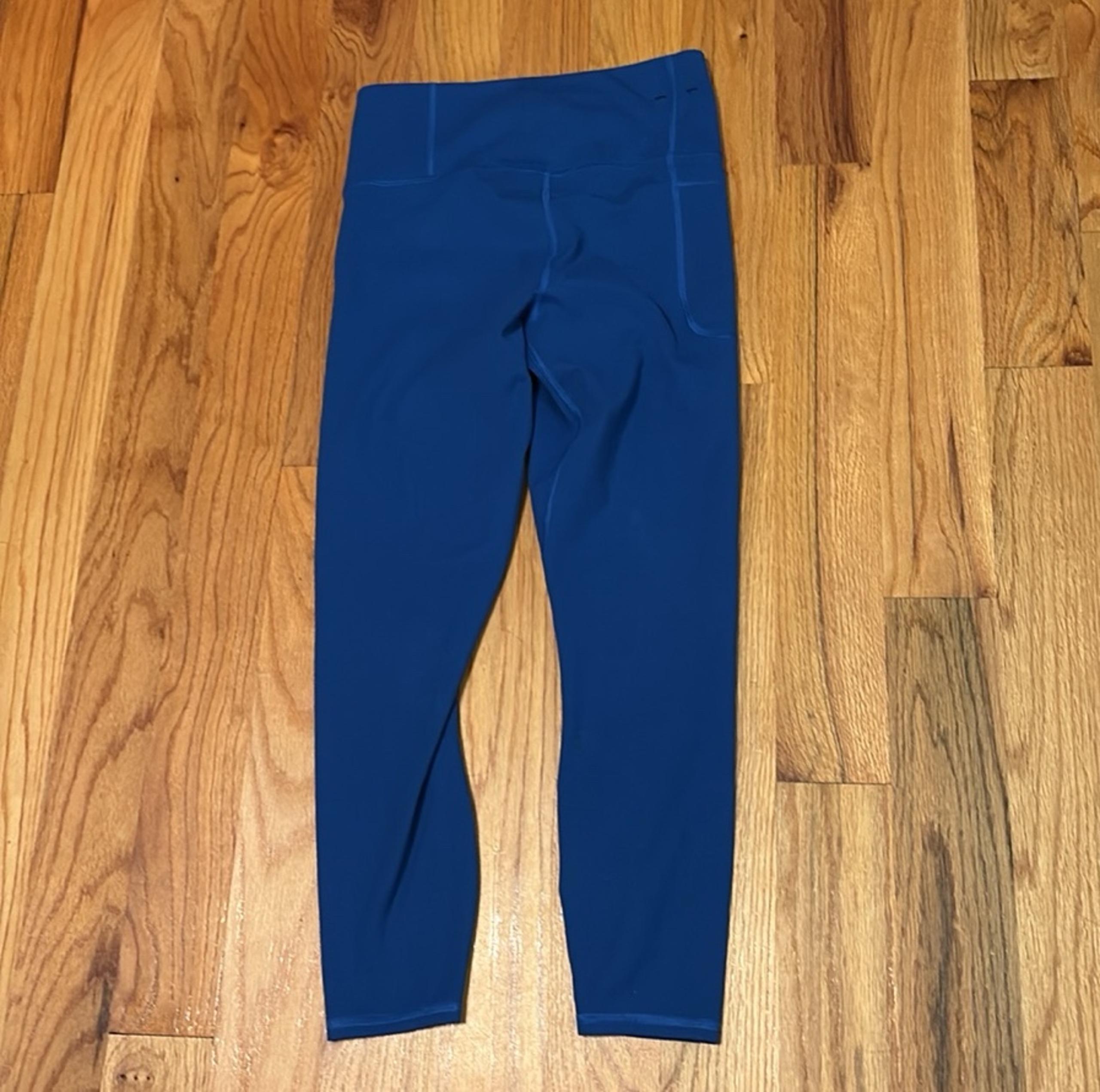 NWOT Under Armour Women's UA Meridian Fitted  Athletic Ankle Leggings in Blue; M