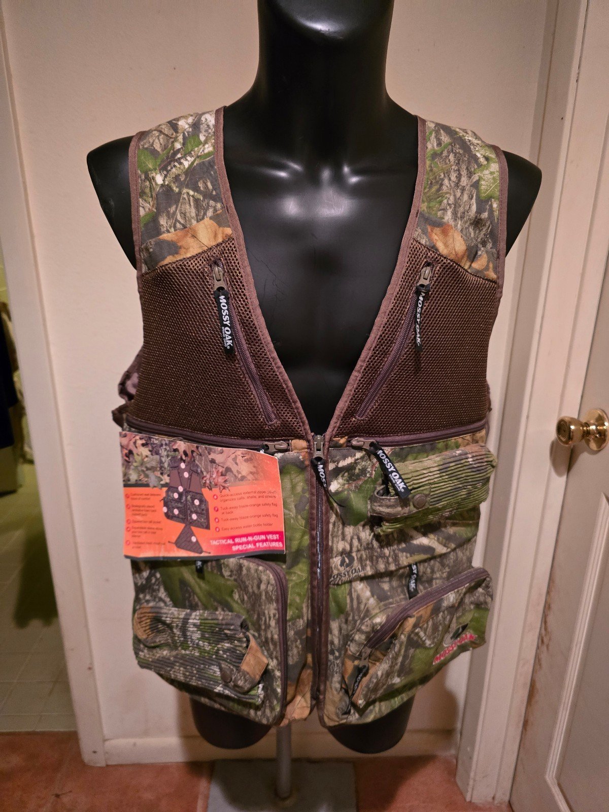 New Mossy Oak Hunting Vest Large