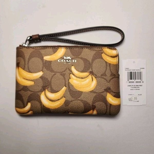 NWT COACH CR820 Corner Zip Wristlet In Signature Canvas With Banana Print