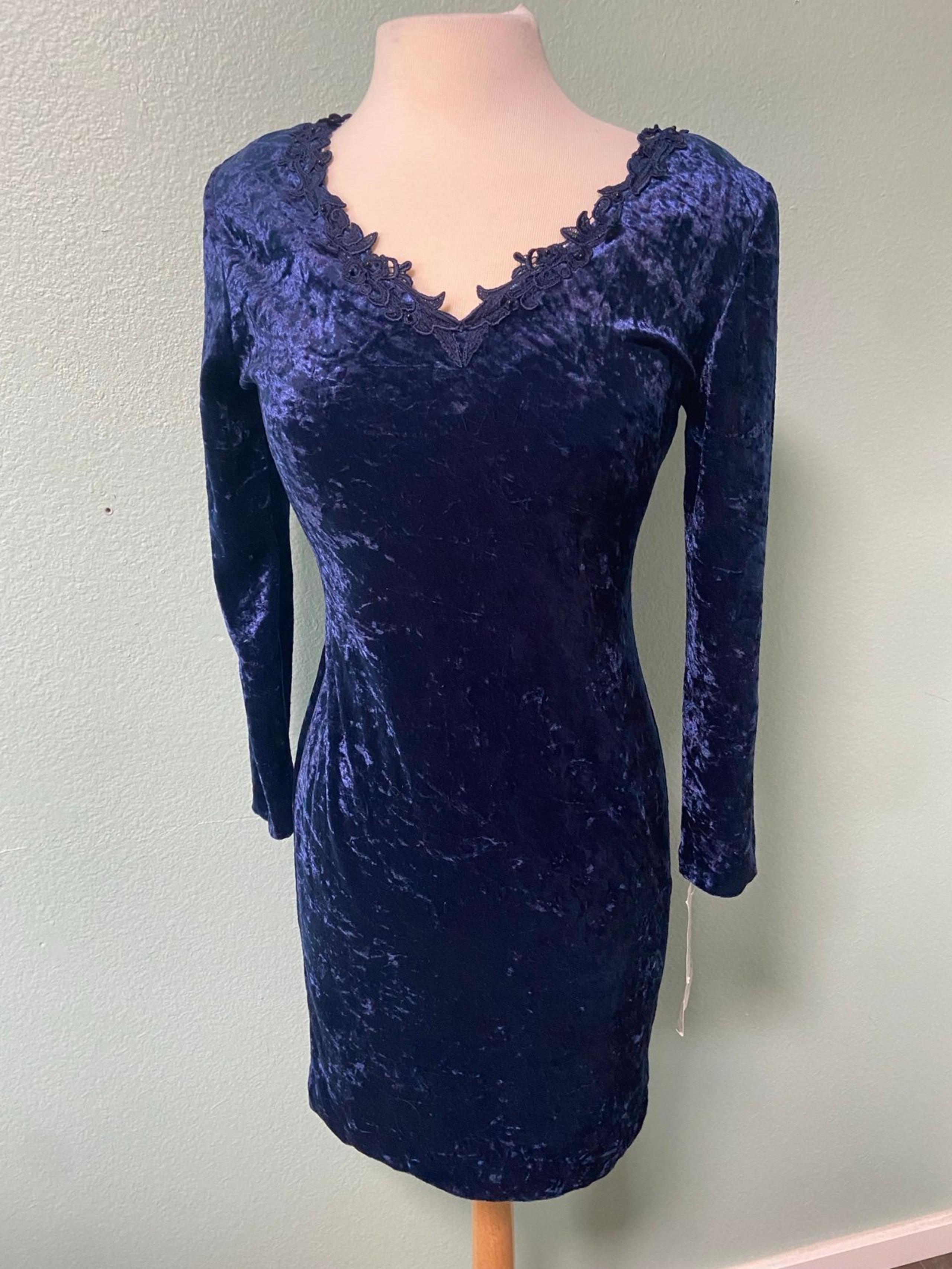 NWT Vintage Molly Mallory Petite Women's Navy & Black Velvet Crochet Dress 6