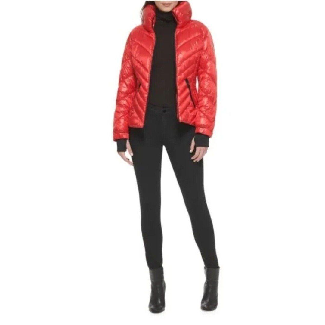 GUESS Women's Quilted Red Chevron Packable Zip Puffer Jacket Coat 22QMP180, Sz M