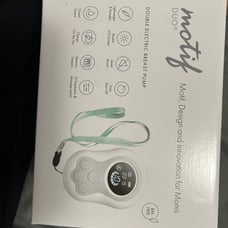Motif duo double electric breast pump with pumping bra