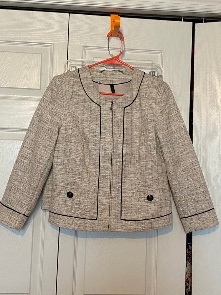 White House Blaxk Market Suit B3G1 Free