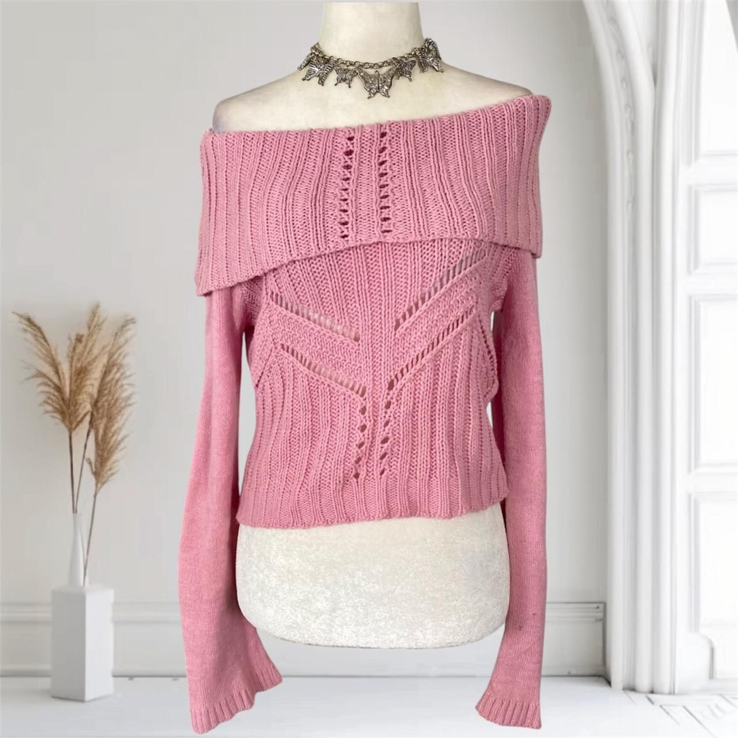 Early 2000's Pink Knit Off the Shoulder Short Cropped Long Sleeve Sweater M