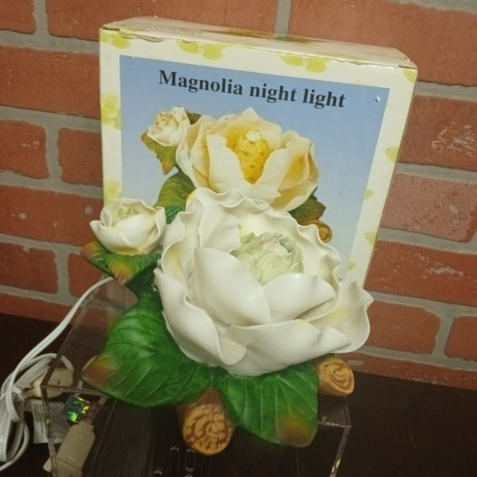 Vintage Lighted Magnolia Flower Bedside Lamp Night Light Porcelain NIB