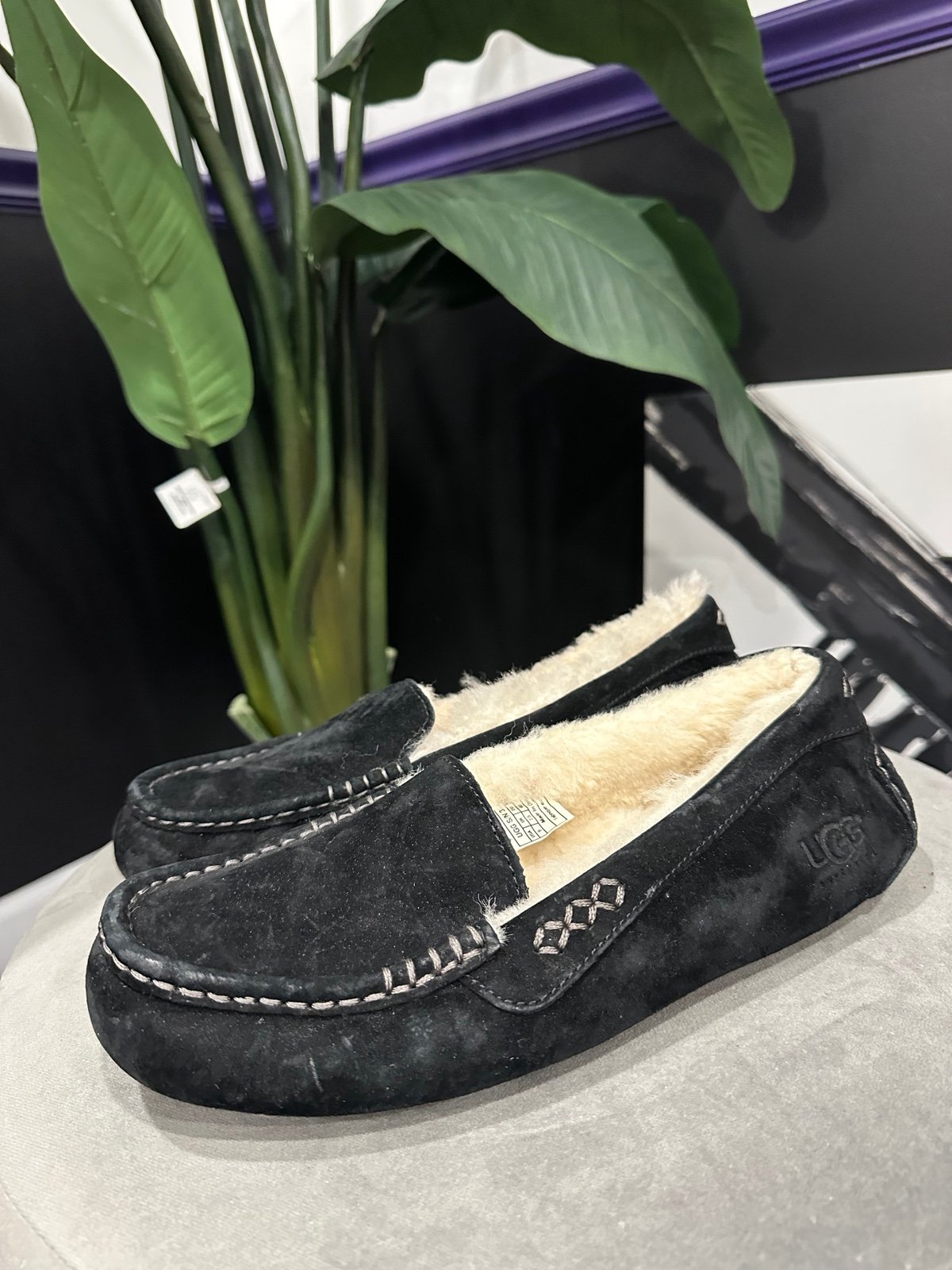 UGG Australia Ansley Moccasin ‘Black’