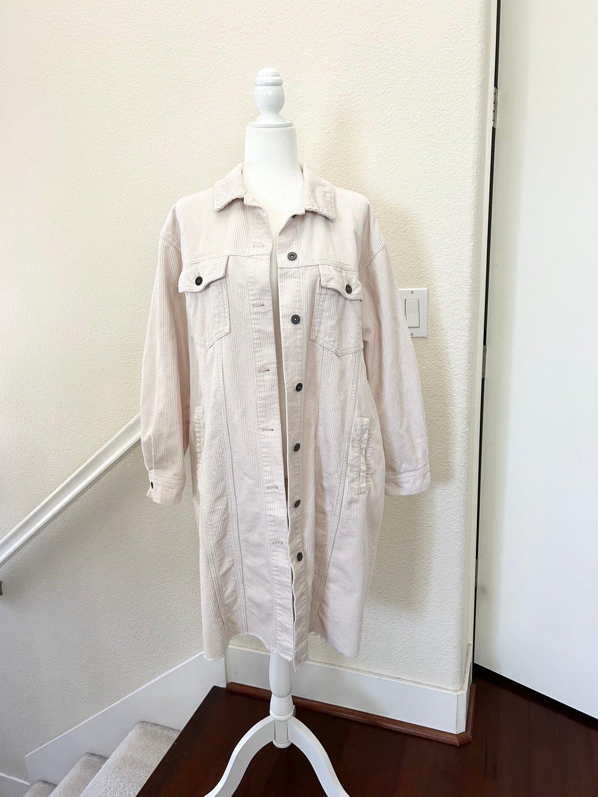 Zara Off-White Corduroy Long Shirt Jacket Size M 100% cotton pockets frayed hem