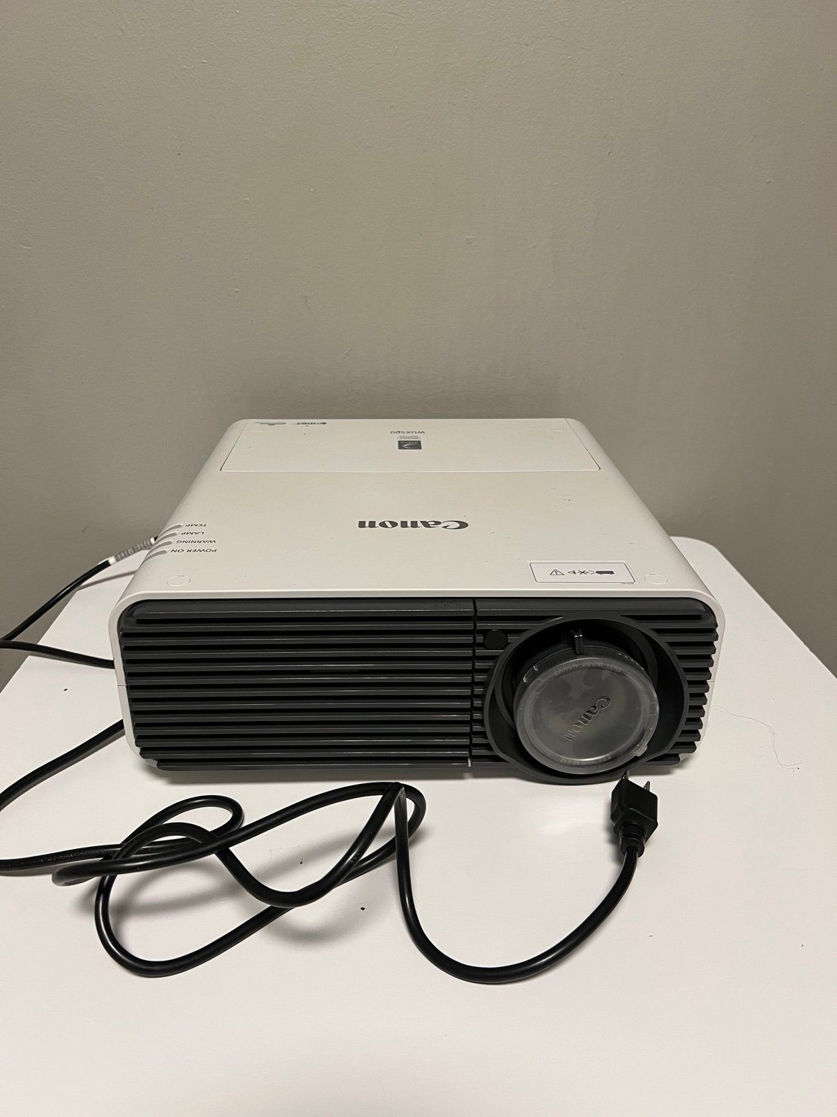 Dark Spot Canon WUX500 1920x1200 Data Projector AS-IS the