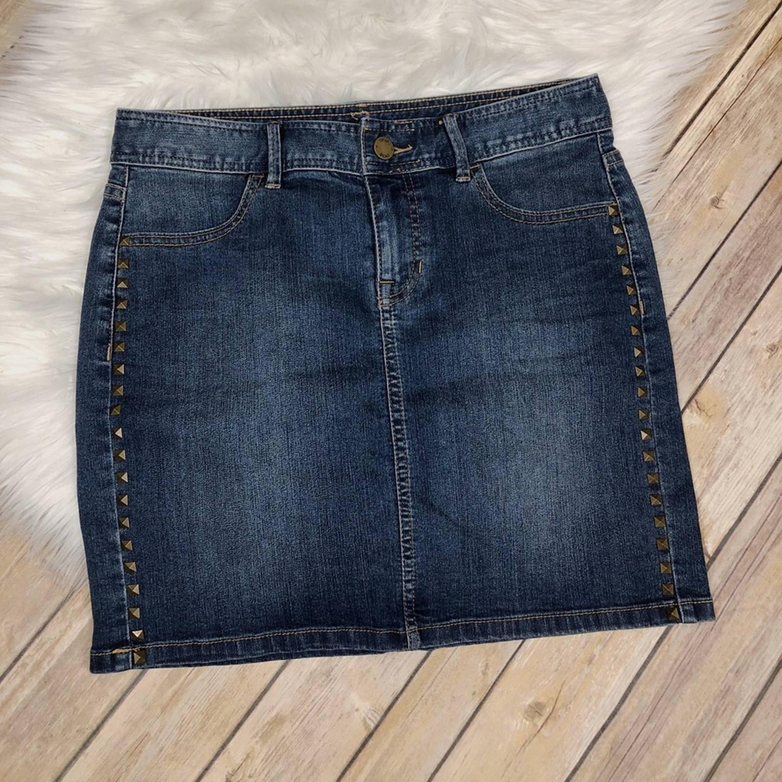 Caché Women's Blue Denim Studded Mini Skirt Size 2 NEW