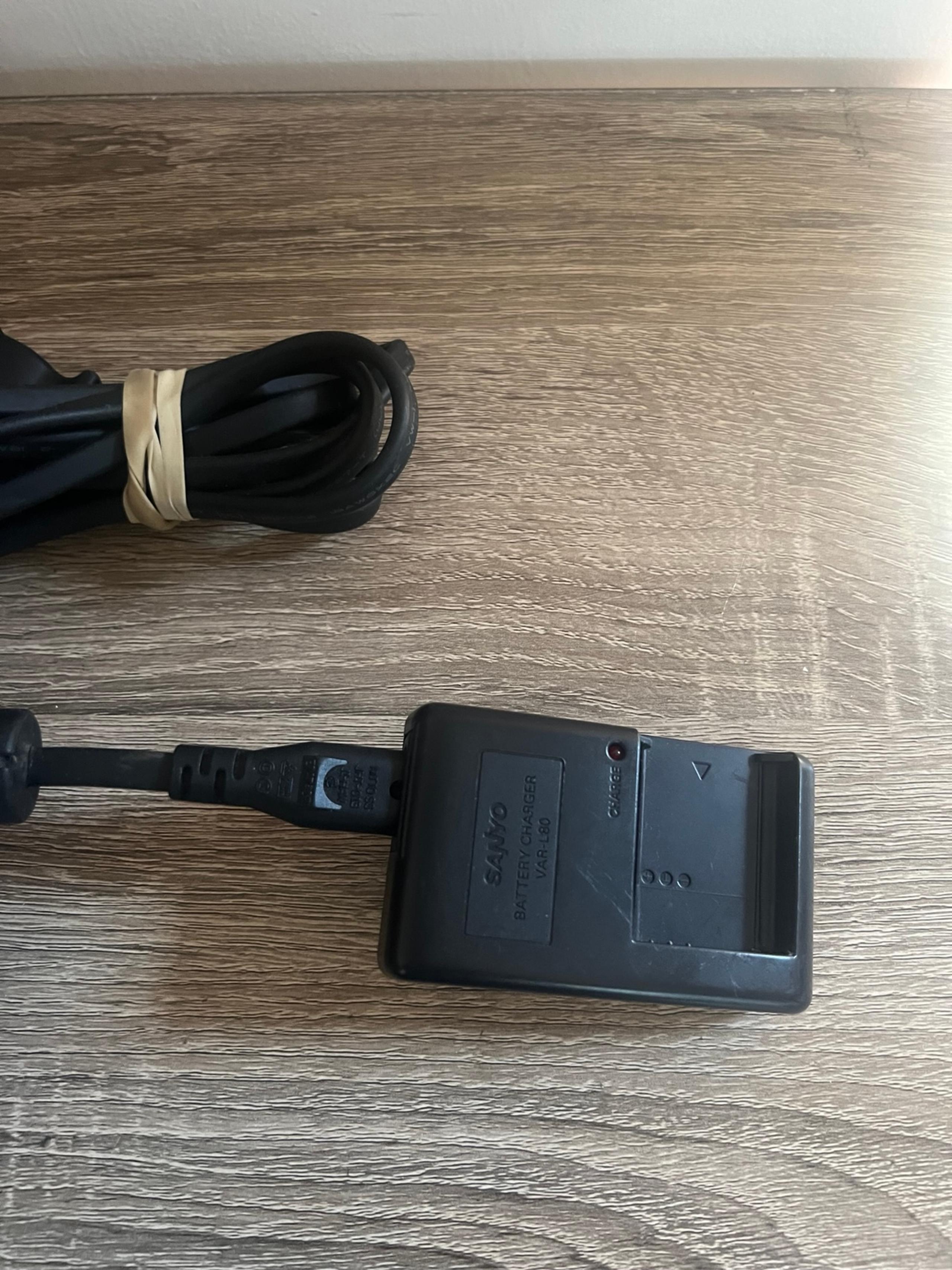 SANYO BATTERY CHARGER MODEL VAR-L80