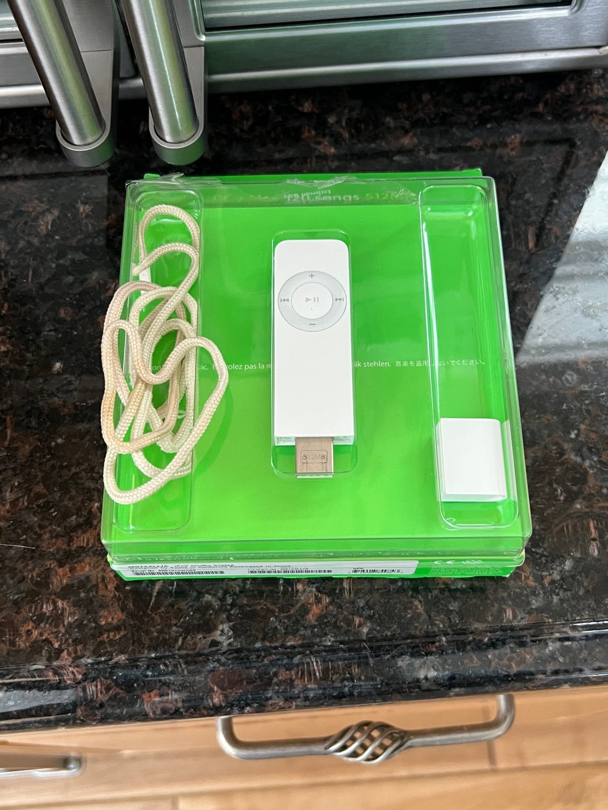 First Generation Apple IPod Shuffle 512MB Original Box