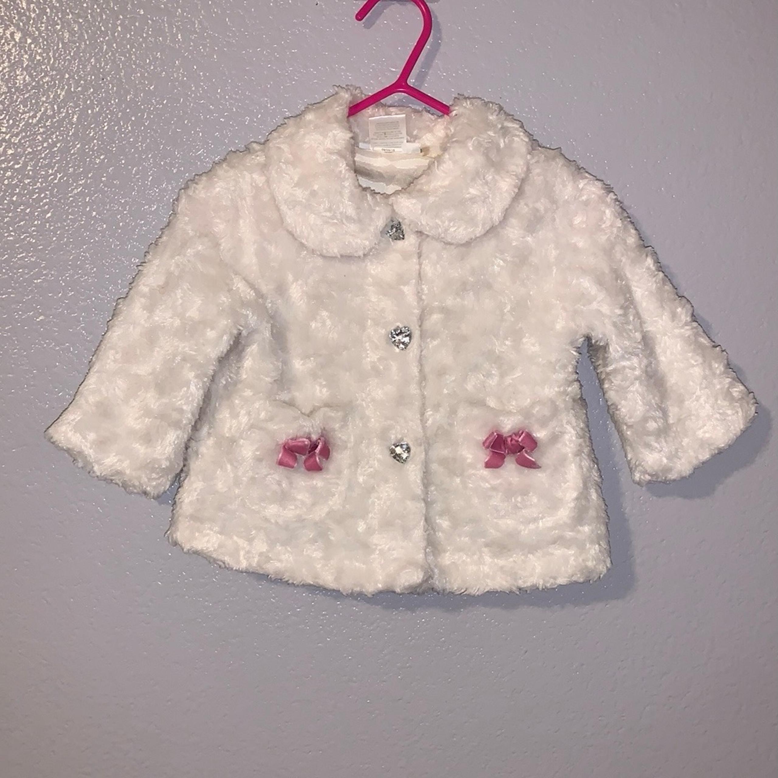 Mini Muffin white faux fur heart Diamond buttons peacoat