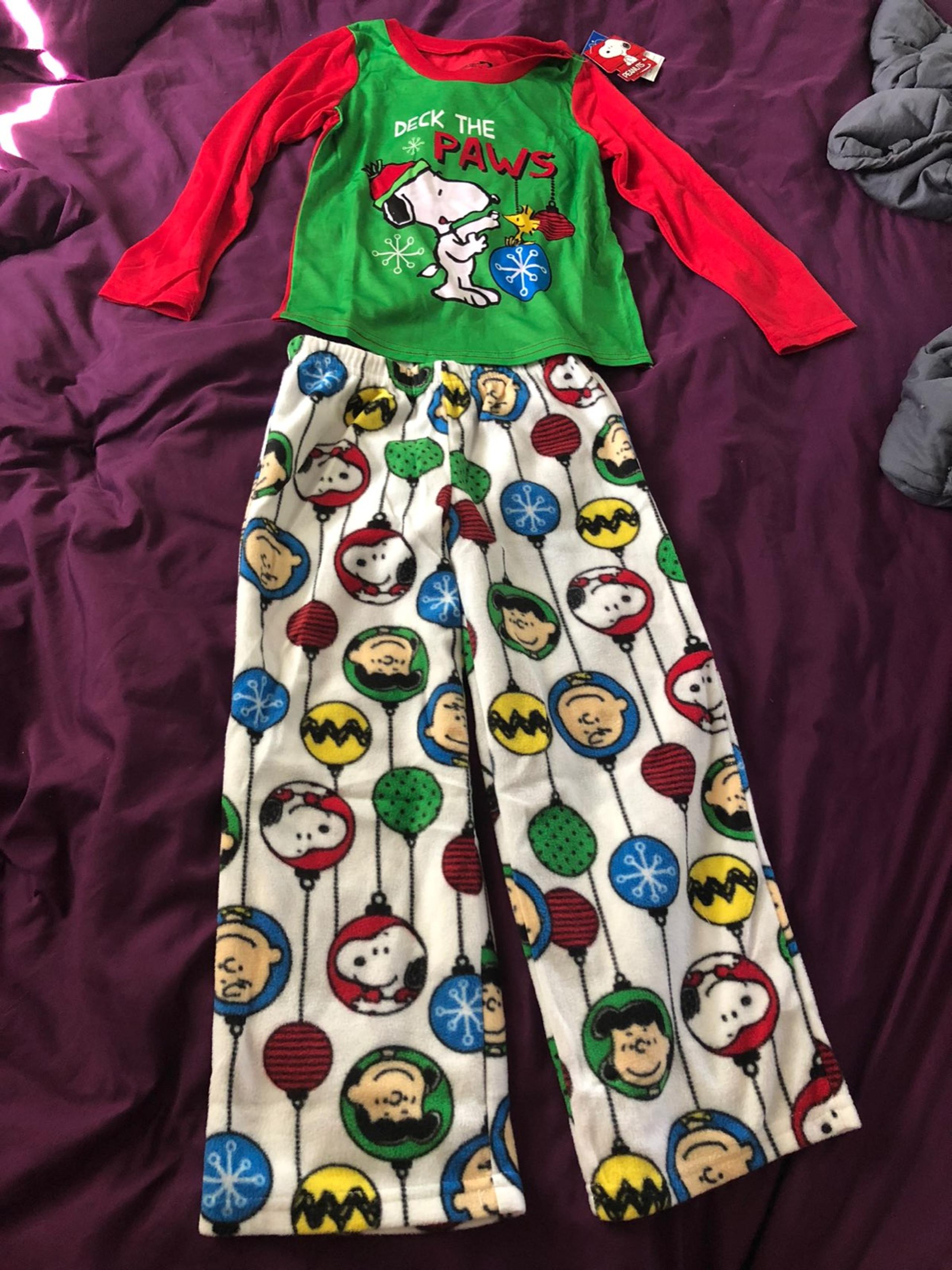 Peanuts kids holiday Pajamas size 6