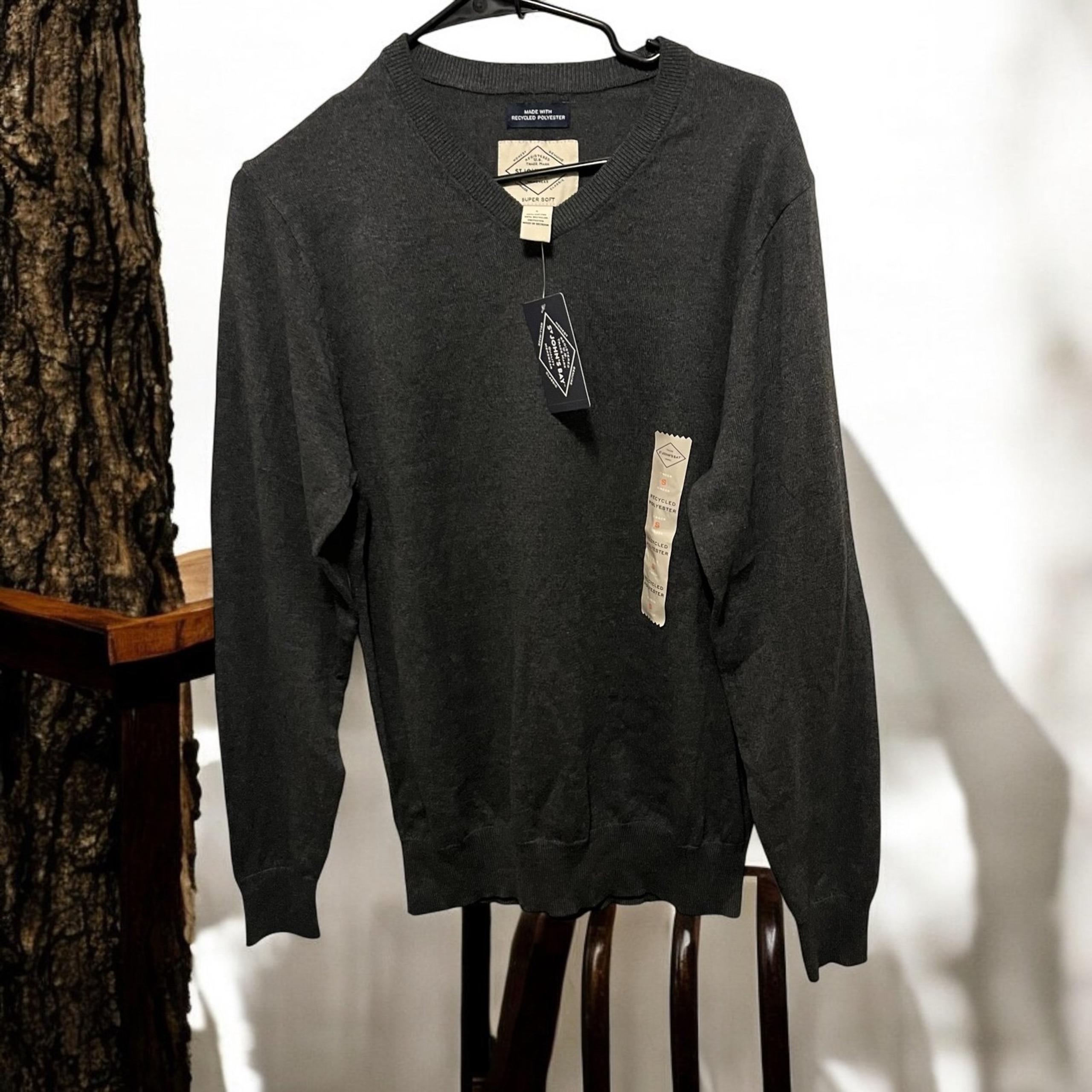 St John’s Bay V-Neck, Charcoal Long-Sleeve Men’s Sweater, Small.