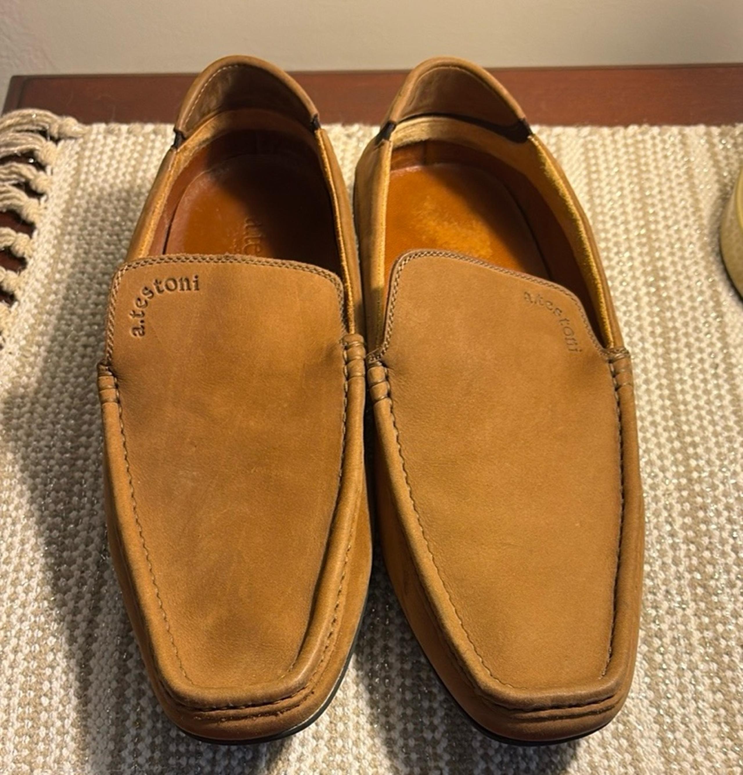 A. Testoni Ments Leather Loafers Size 8