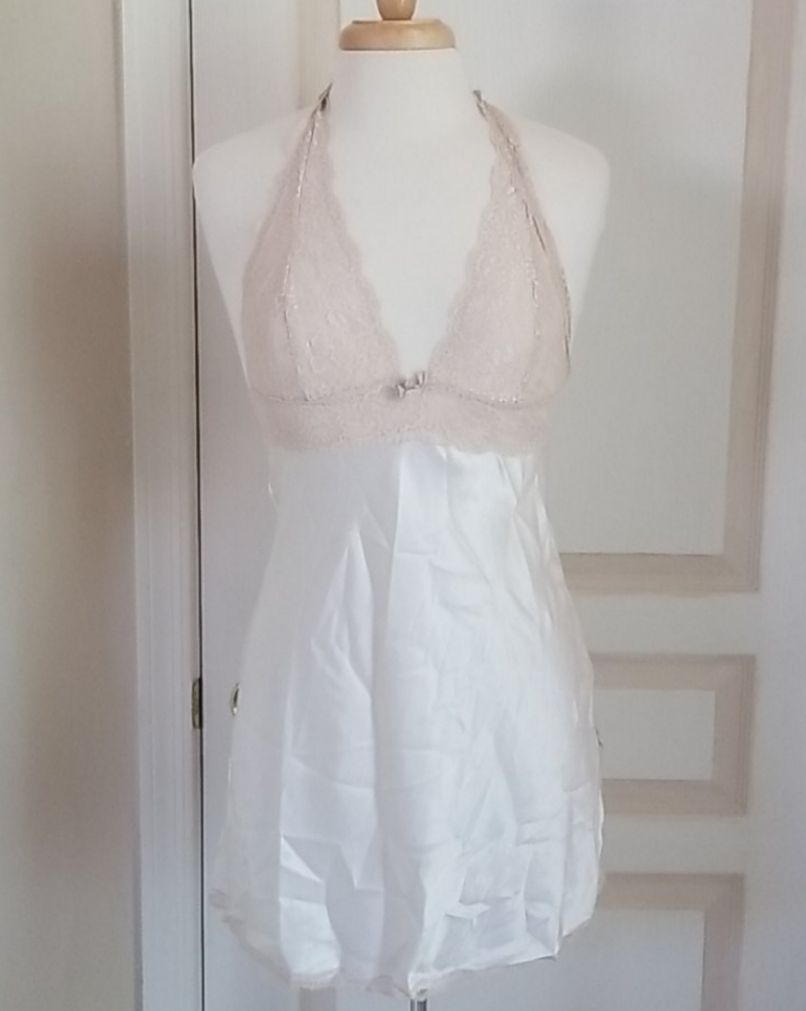 Victoria Secret white & cream chemise nw