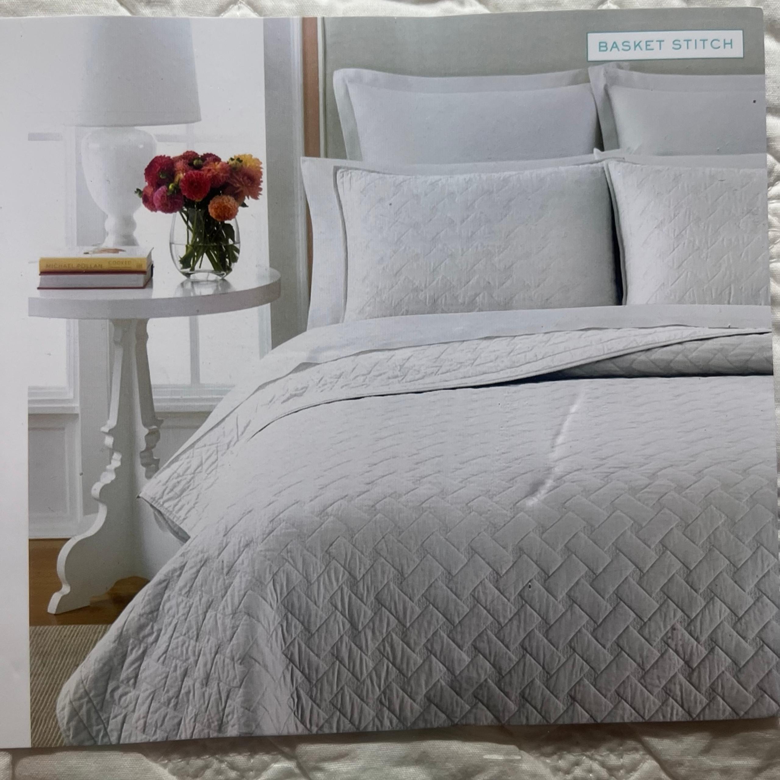 NEW MARTHA STEWART Reversible Twin Quilt