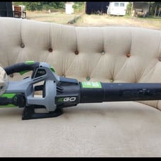 Ego blower 560cfm w 2.5 ah battery charger not included