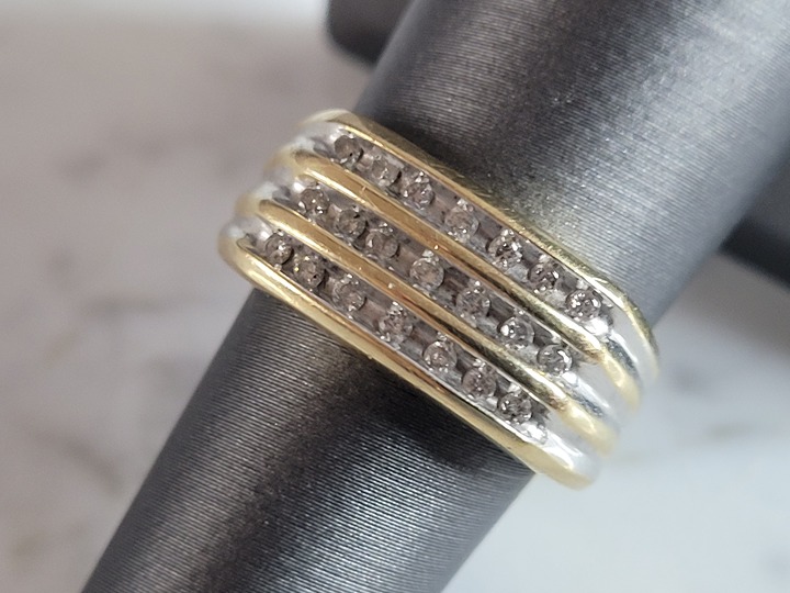 Womens Vintage Estate 10K Yellow Gold Diamond Ring 3.7g E3598