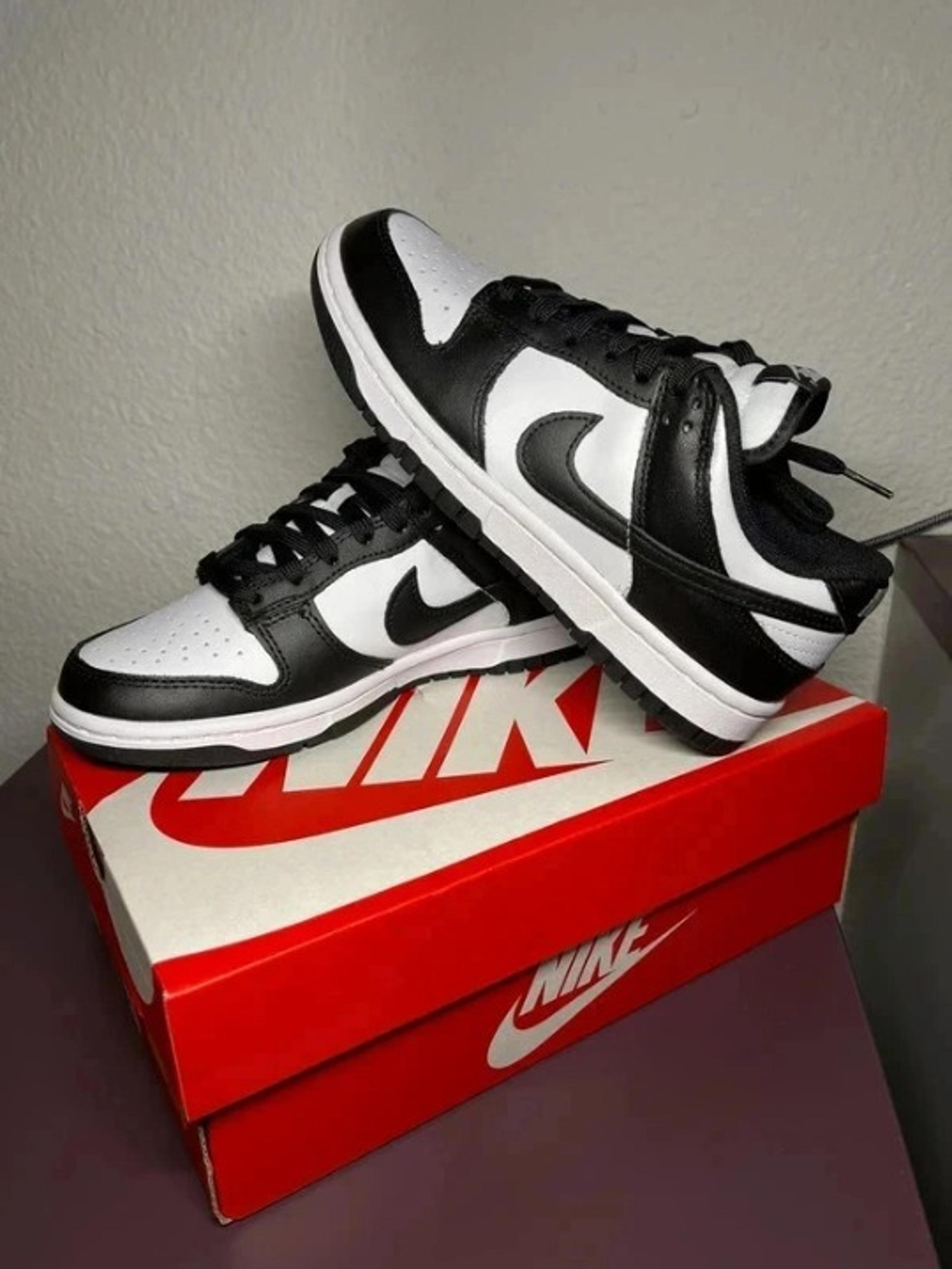 Nike Dunk Low Black White Panda US 8 Men's Shoes.
