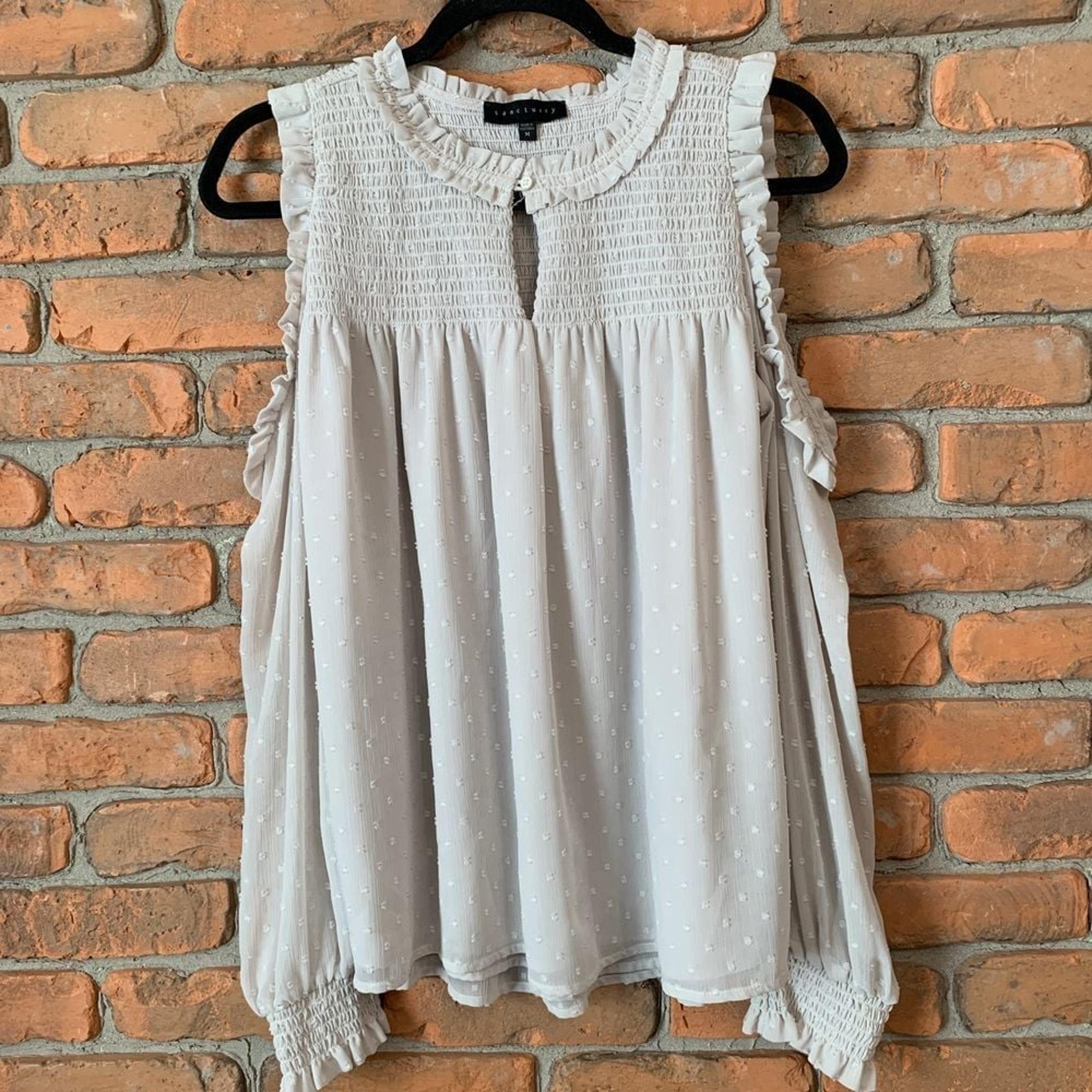 Sanctuary Womens Medium Top Beige Swiss Dot Smocked Cold Shoulder Blouse Ruffle