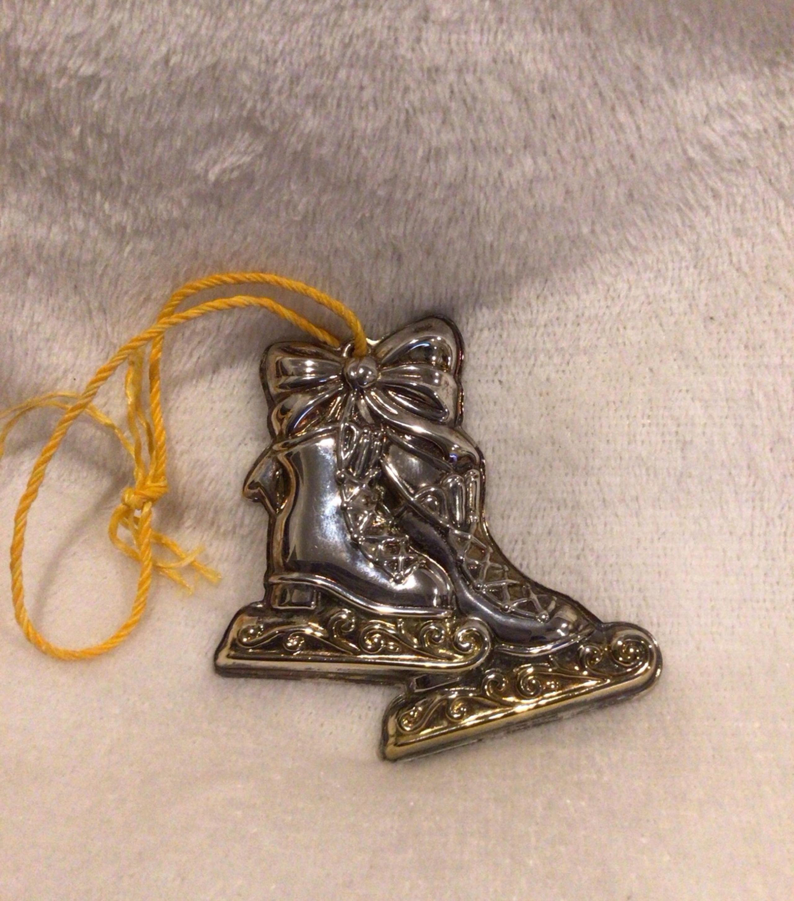 Vintage 90”s Gorham Two Toned Ice Skates Ornament