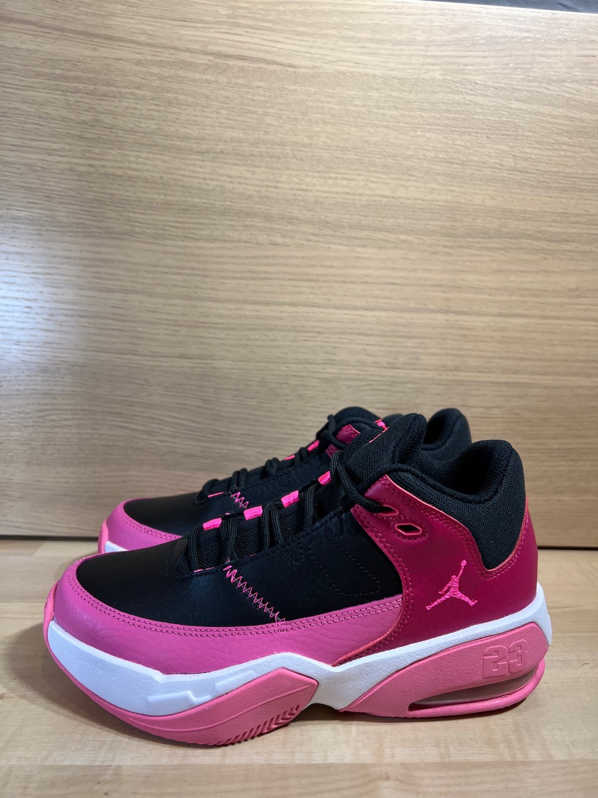 Jordan Max Aura shops 3 “Pinksicle”