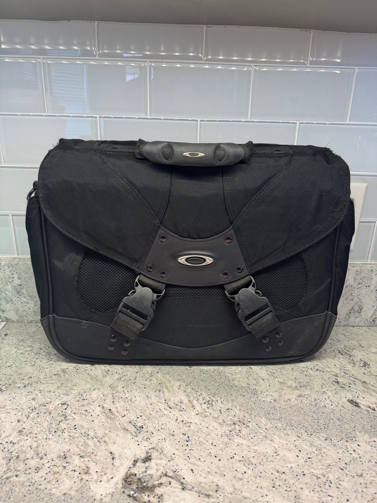 Oakley Messenger Laptop Bag iPad Briefcase Carry On Tactical Black Software