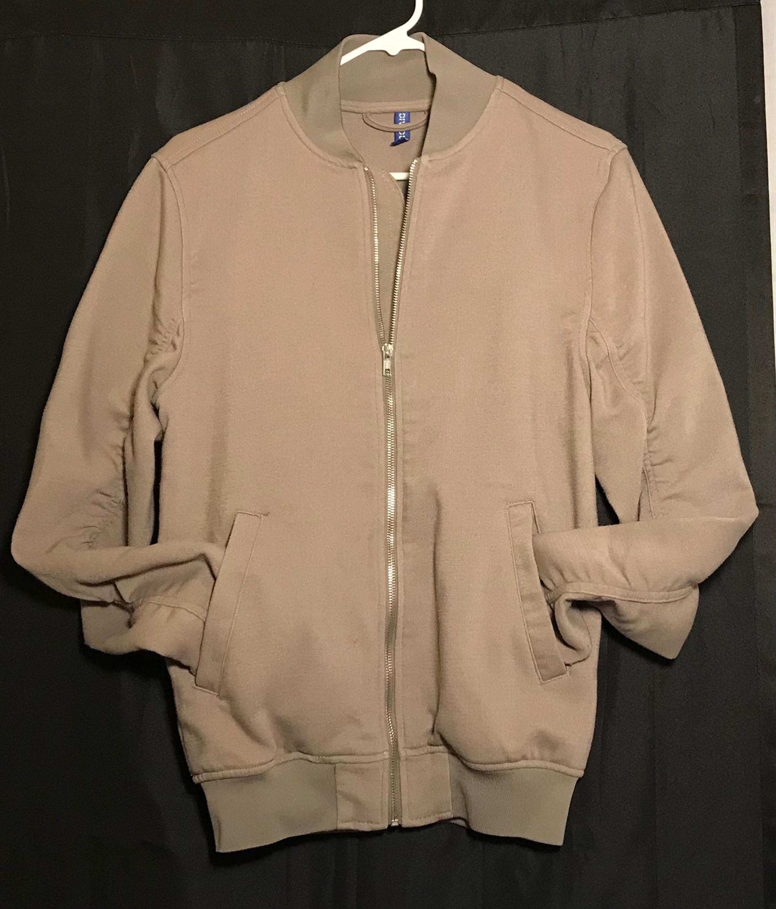 Mens-X Small-Divided-Zip Up