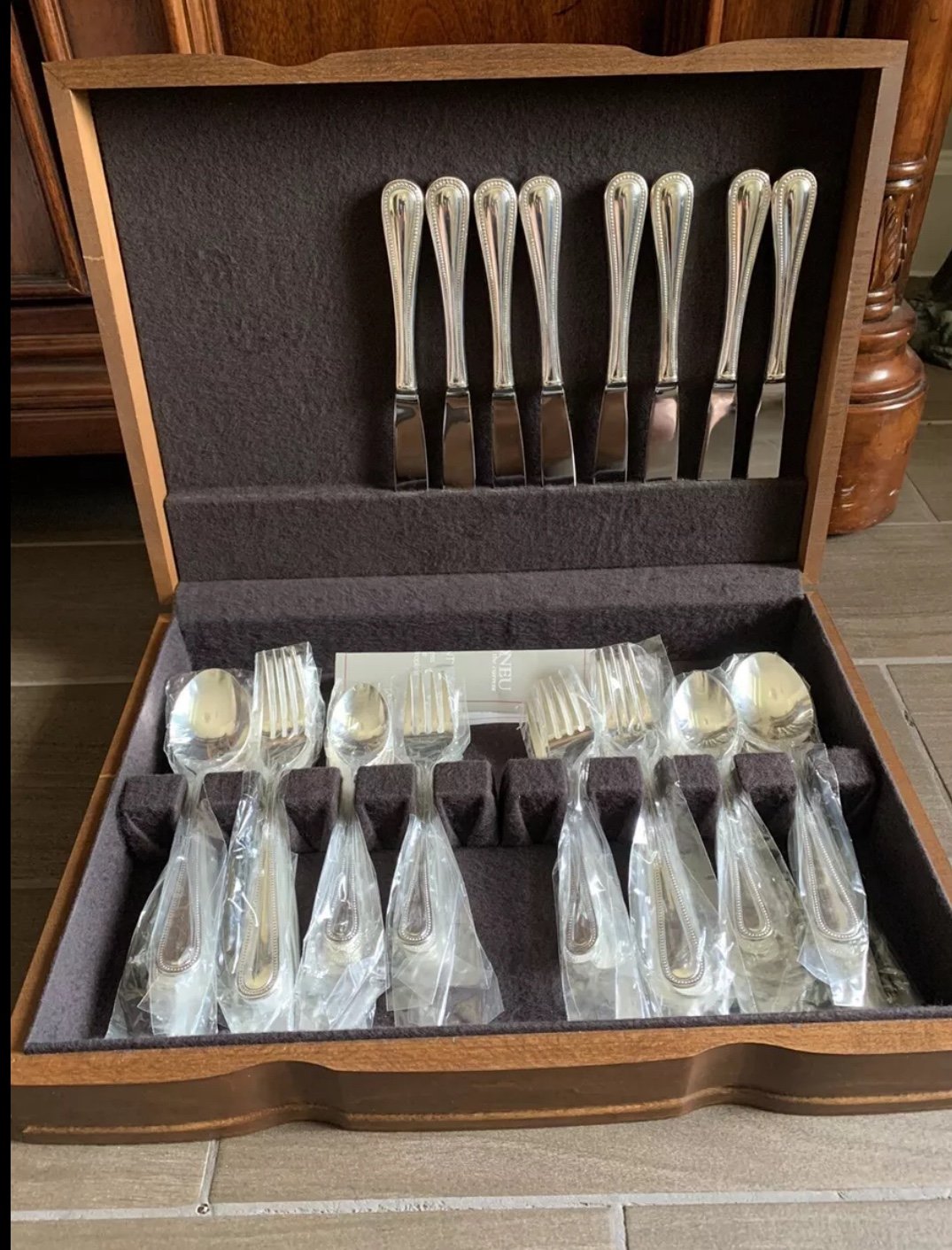 NEW! 40 Pieces Retroneu Vintage Stainless 18/8 Flatware Korea Wood Storage