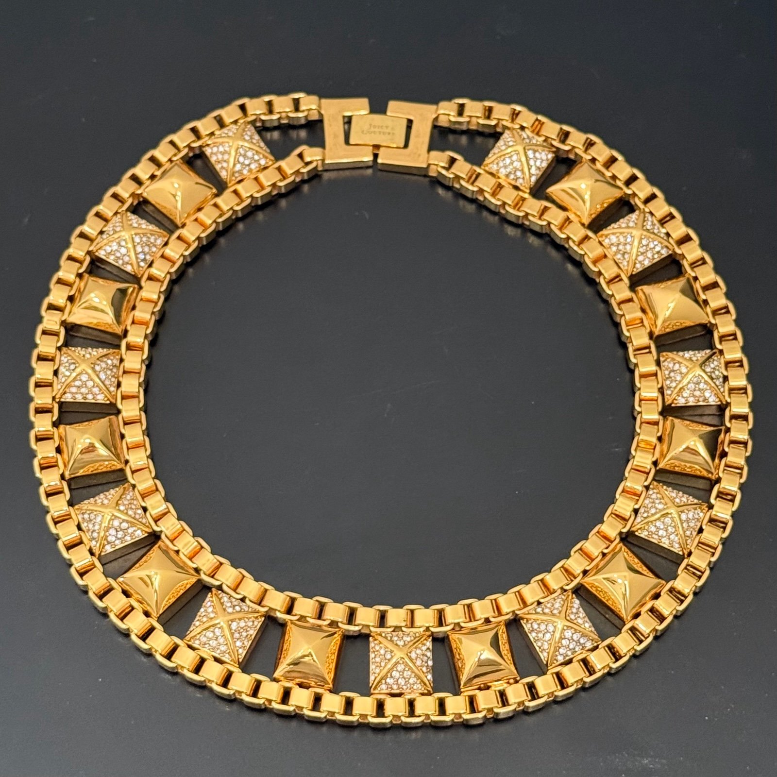 JUICY COUTURE Pave Stud Pyramid Box Gold Tone Chain Link Channel Necklace 265g.