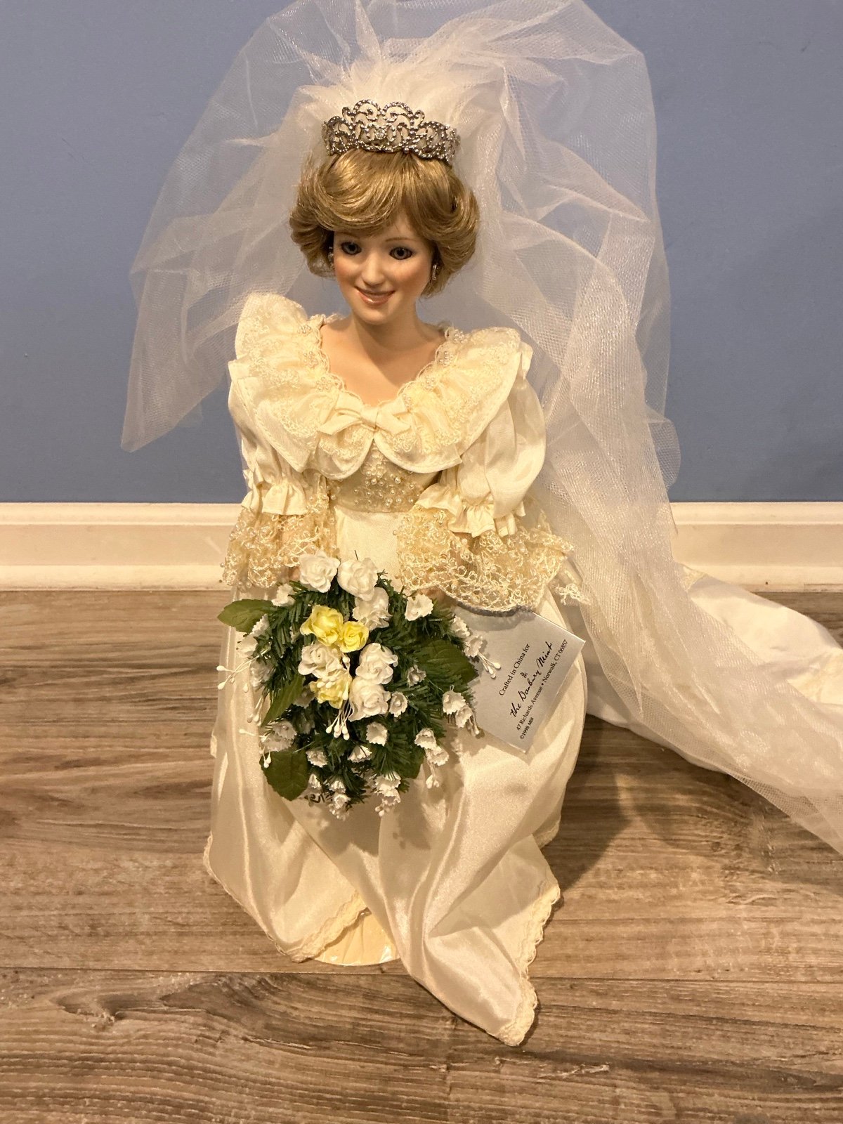 Danbury Mint Princess Diana Wedding Porcelain Doll W/Stand