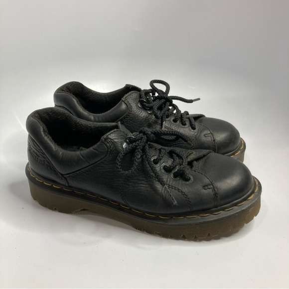 Vintage Dr. Martens black leather lug Sole Oxford shoes men’s size 6
