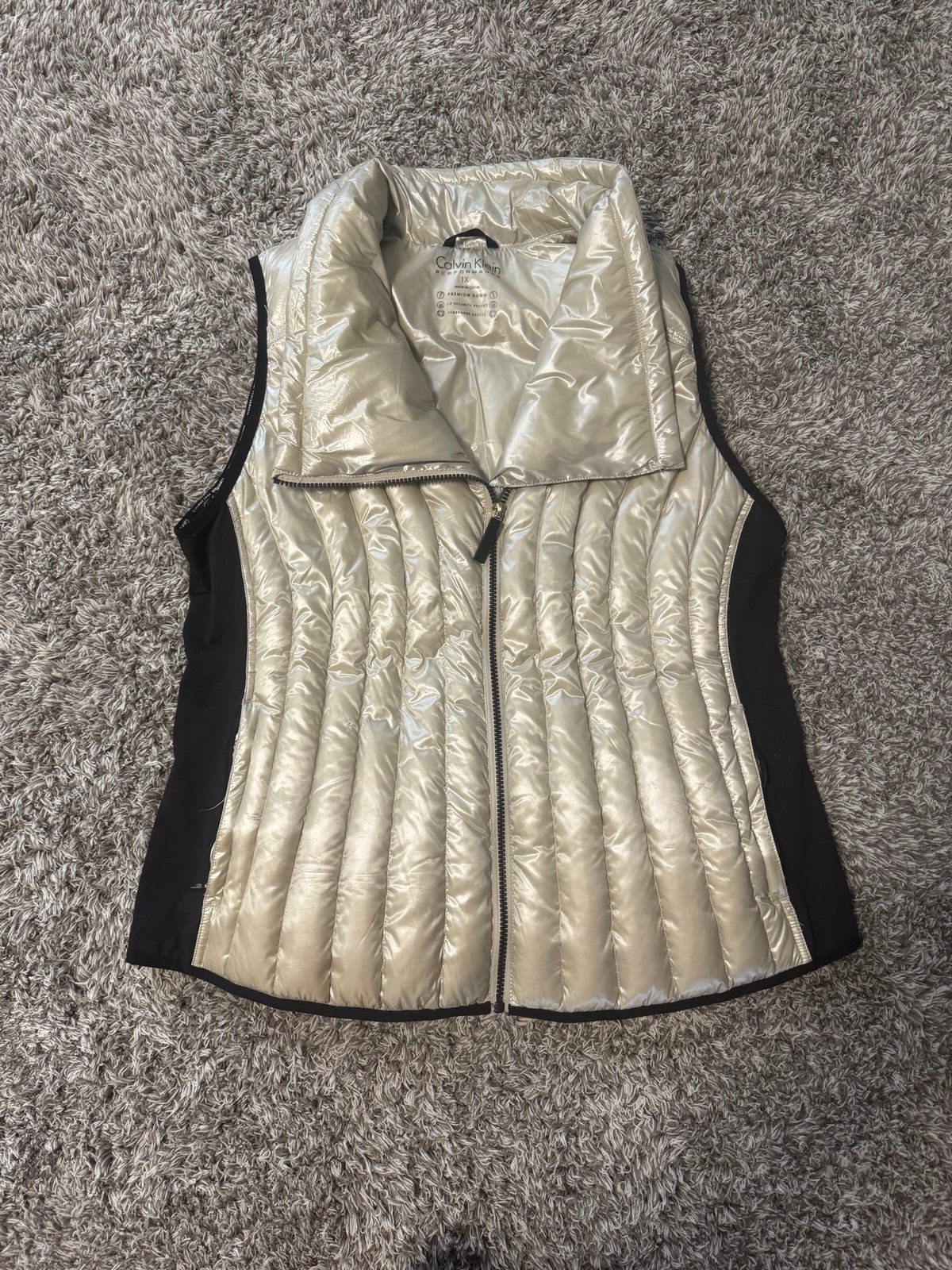 Calvin Klein performance puffer vest 1XL cream