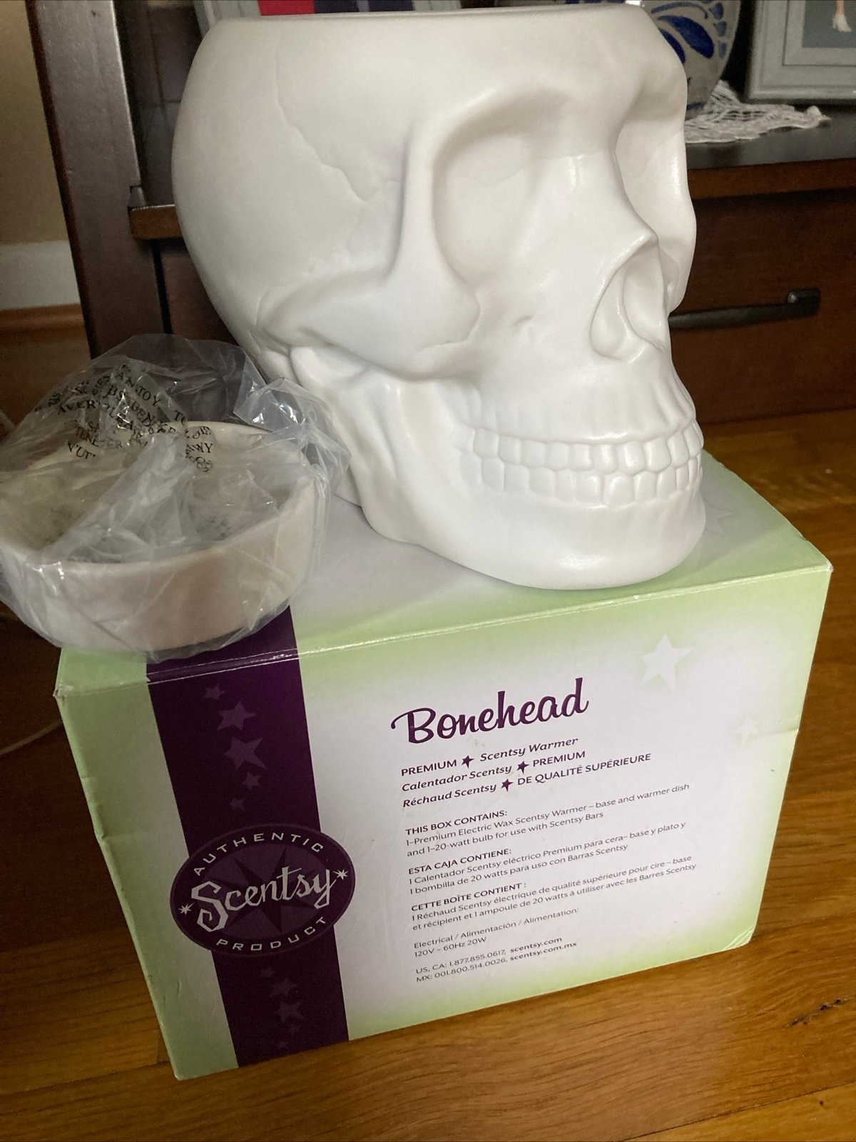 NIB Scentsy BONEHEAD Skull Warmer Halloween Retired, Hard To Find! Never Used!