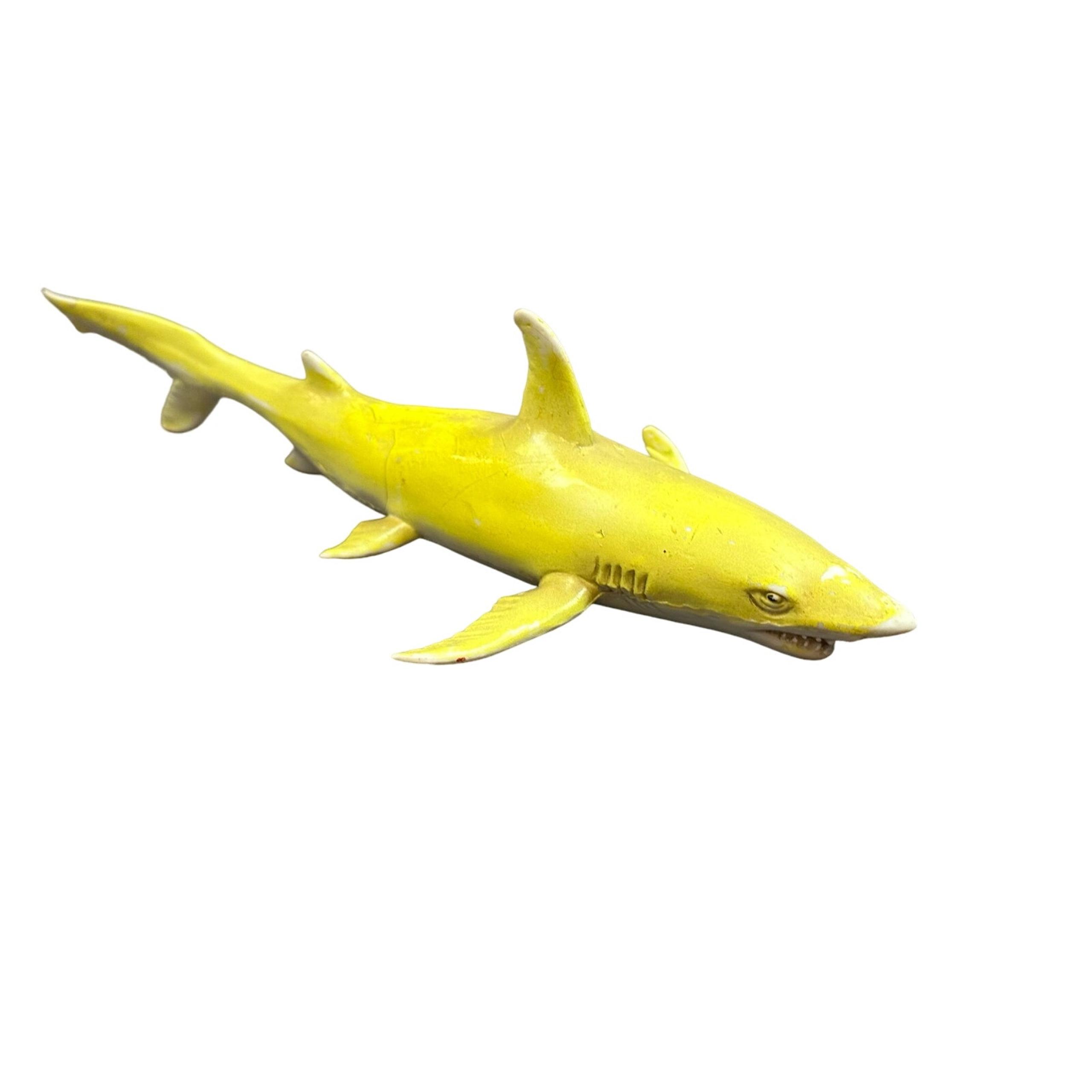 AAA Tiger Shark Vintage Animal Action Figure Toy Yellow White