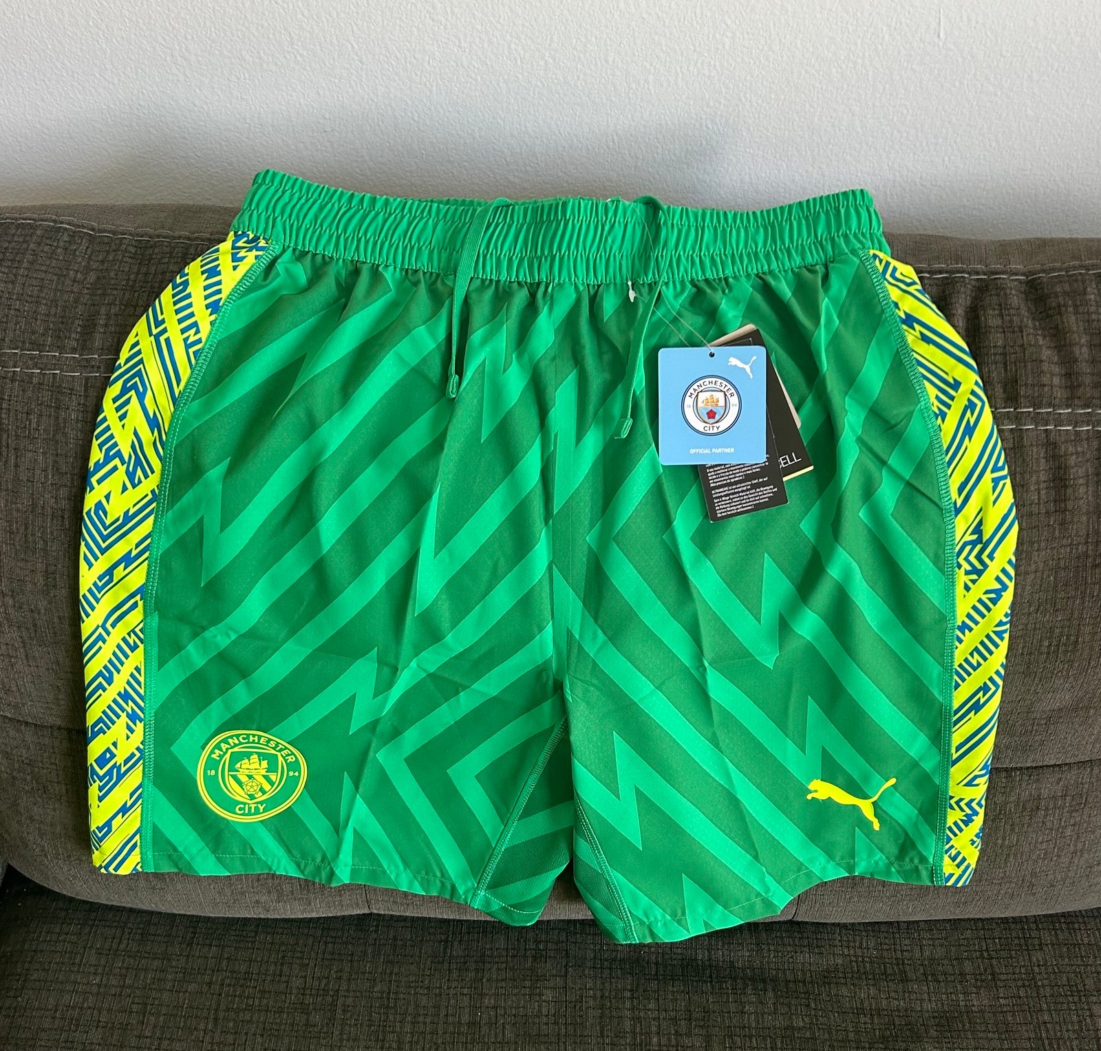 Puma Authentic Manchester City Goalkeeper Green Soccer Shorts Men’s Sz: L