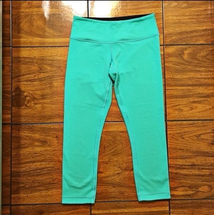 Lululemon Crop 6