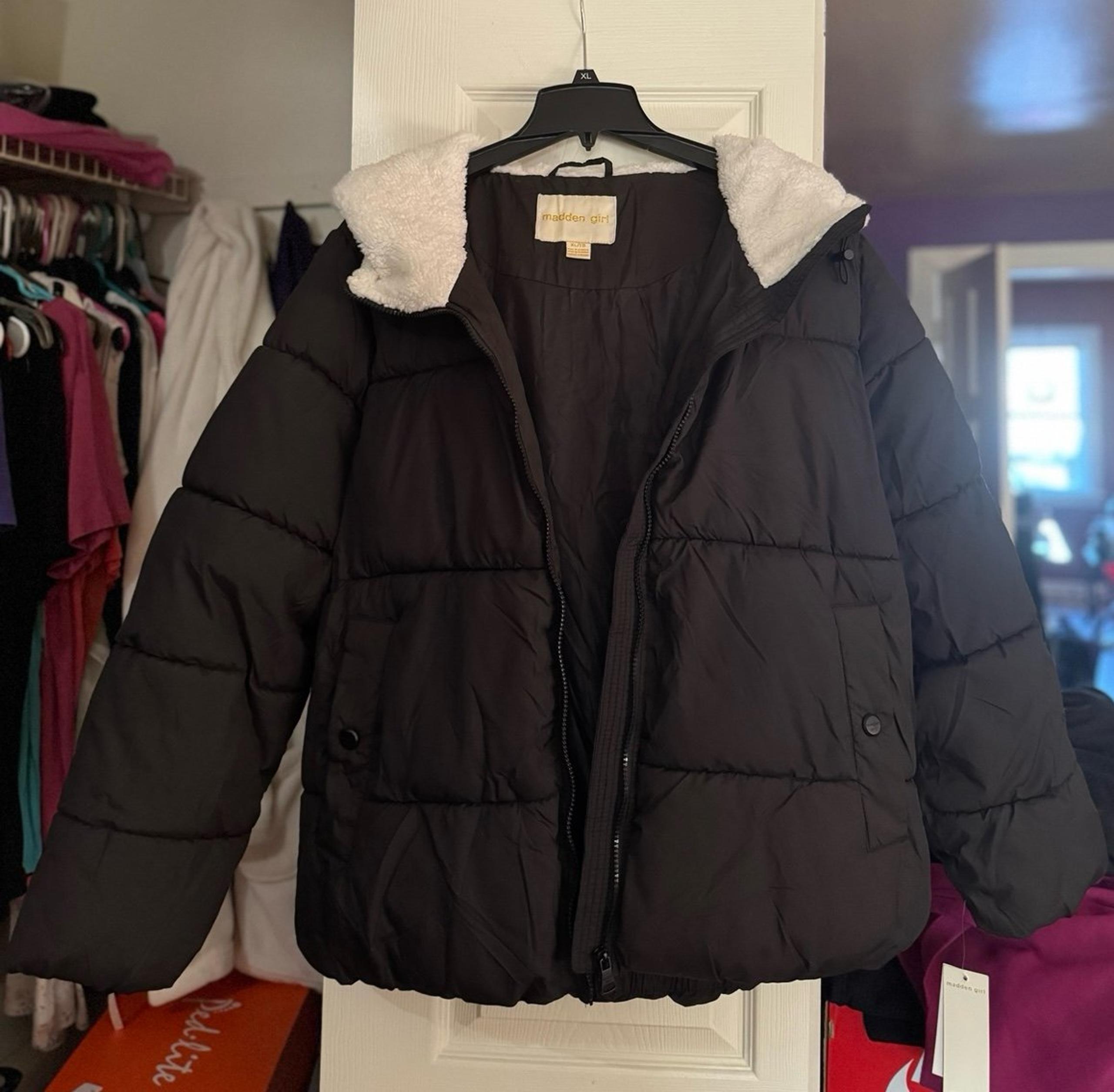 BNWT Juniors Madden Girl Coat size XL