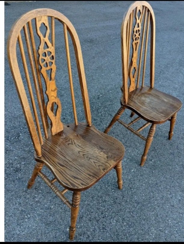 2 Handcrafted Oak Wheel Fiddleback Windsor